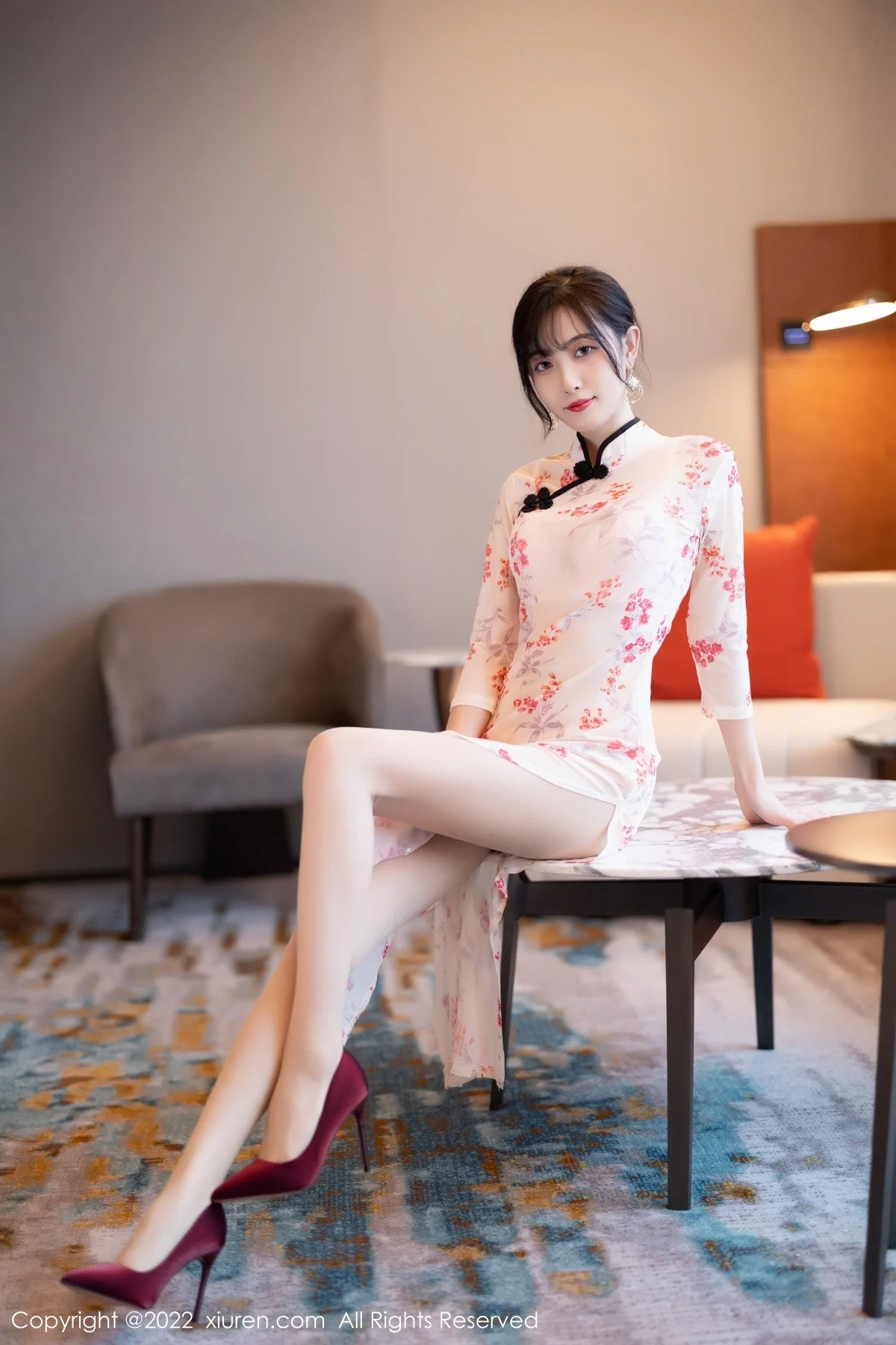 [[XiuRen秀人网]秀人网]No.5366_模特林星阑厦门旅拍脱轻透旗袍露蕾丝内衣配超薄肉丝诱惑写真84P