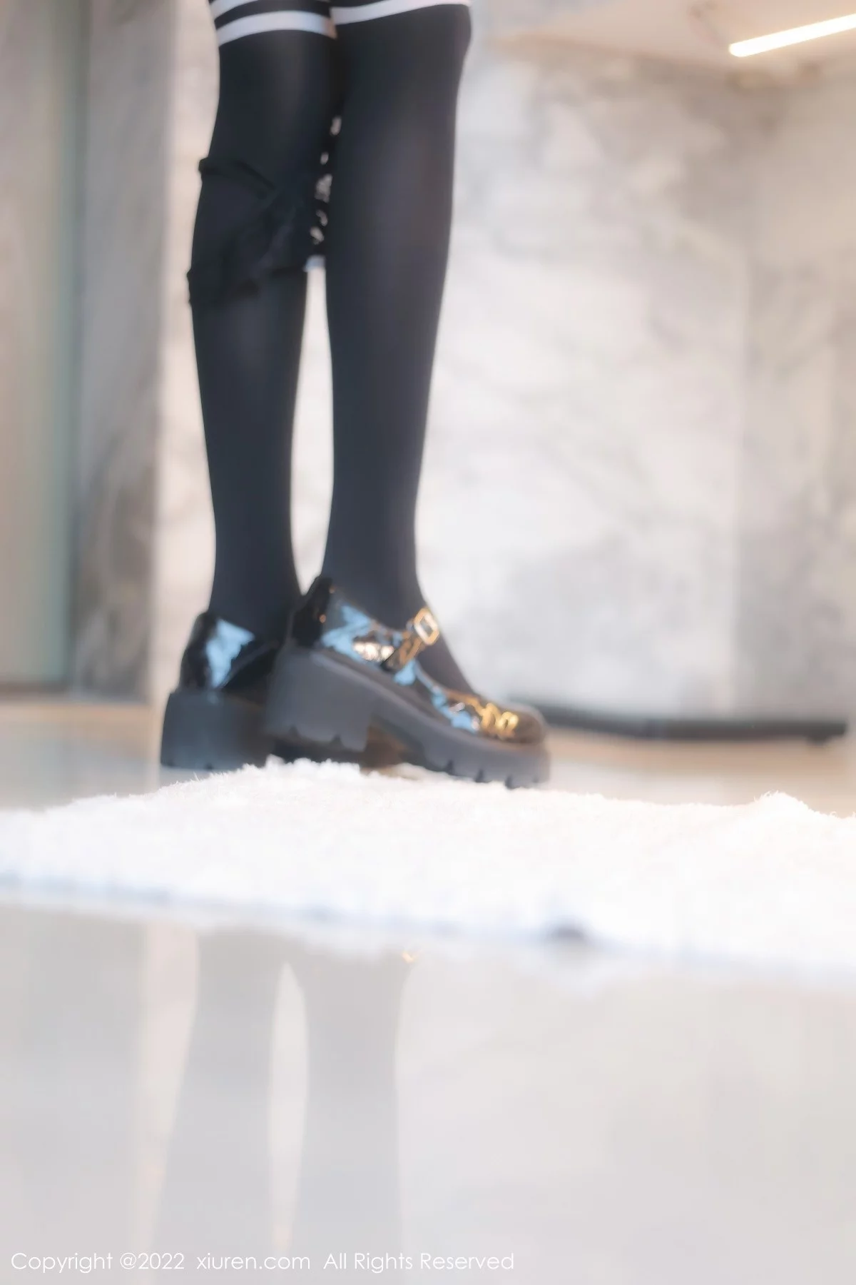 [[XiuRen秀人网]秀人网]No.5365_模特婠婠么性感学妹制服白色短T配黑短裙秀曼妙身姿诱惑写真98P