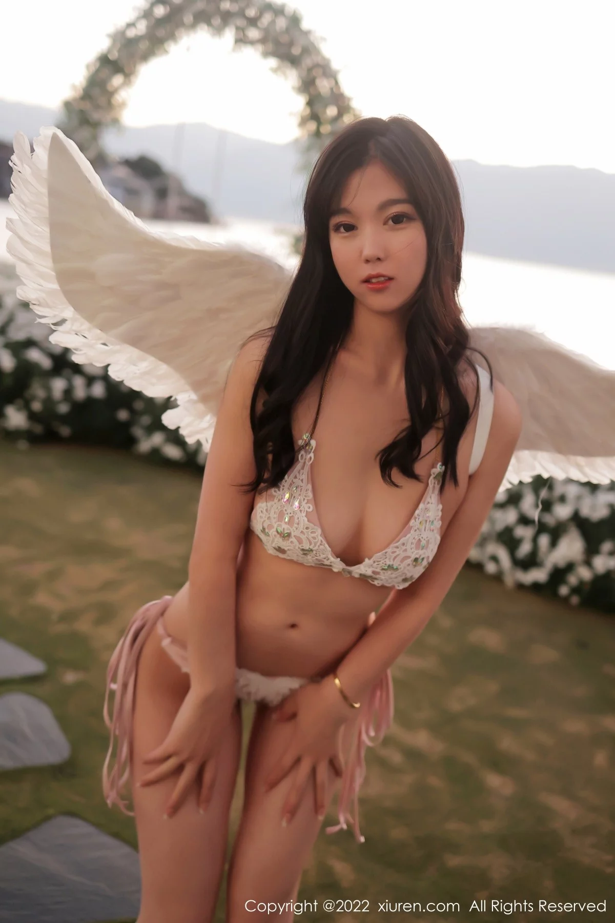 [[XiuRen秀人网]秀人网]No.5363_模特李雅柔户外+室内天使翅膀配性感比基尼秀高挑身材诱惑写真54P