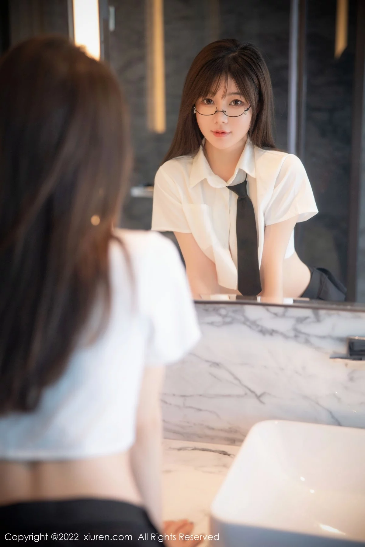 [[XiuRen秀人网]秀人网]No.5365_模特婠婠么性感学妹制服白色短T配黑短裙秀曼妙身姿诱惑写真98P