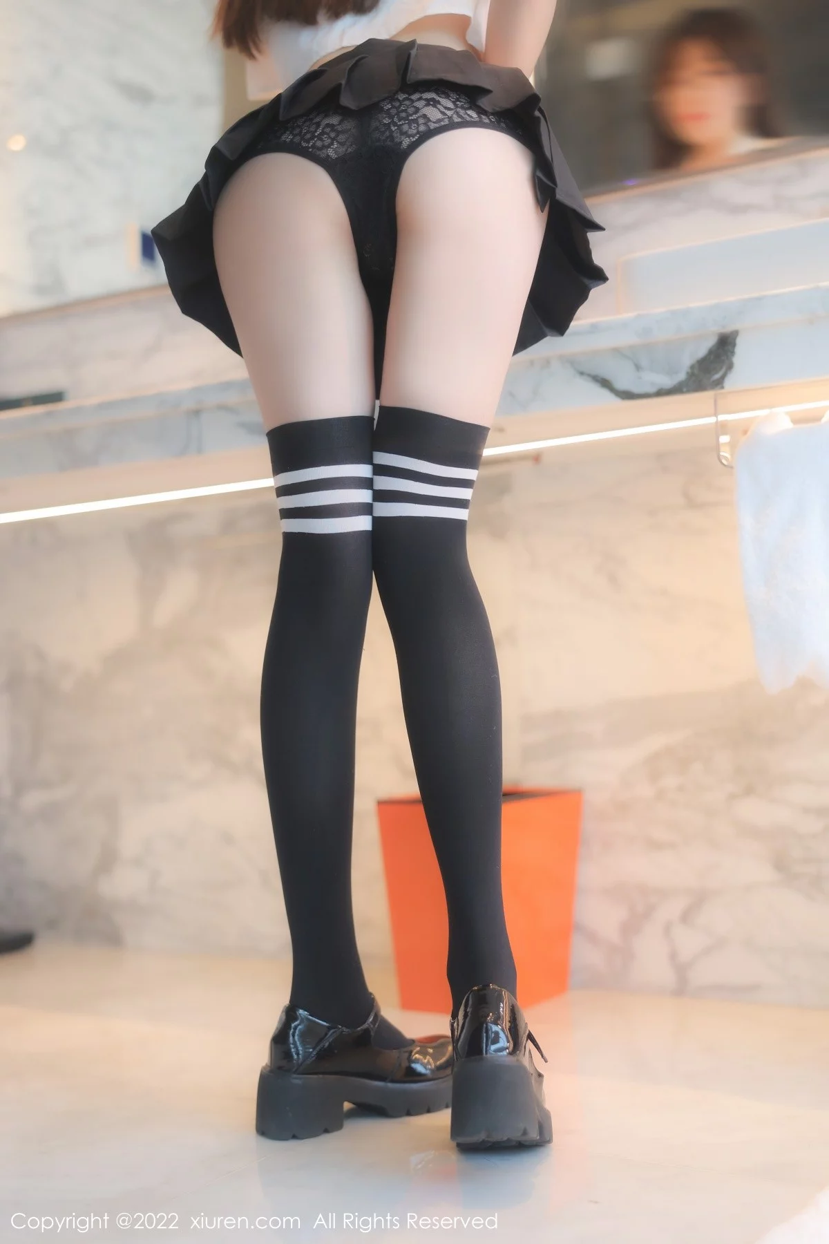 [[XiuRen秀人网]秀人网]No.5365_模特婠婠么性感学妹制服白色短T配黑短裙秀曼妙身姿诱惑写真98P