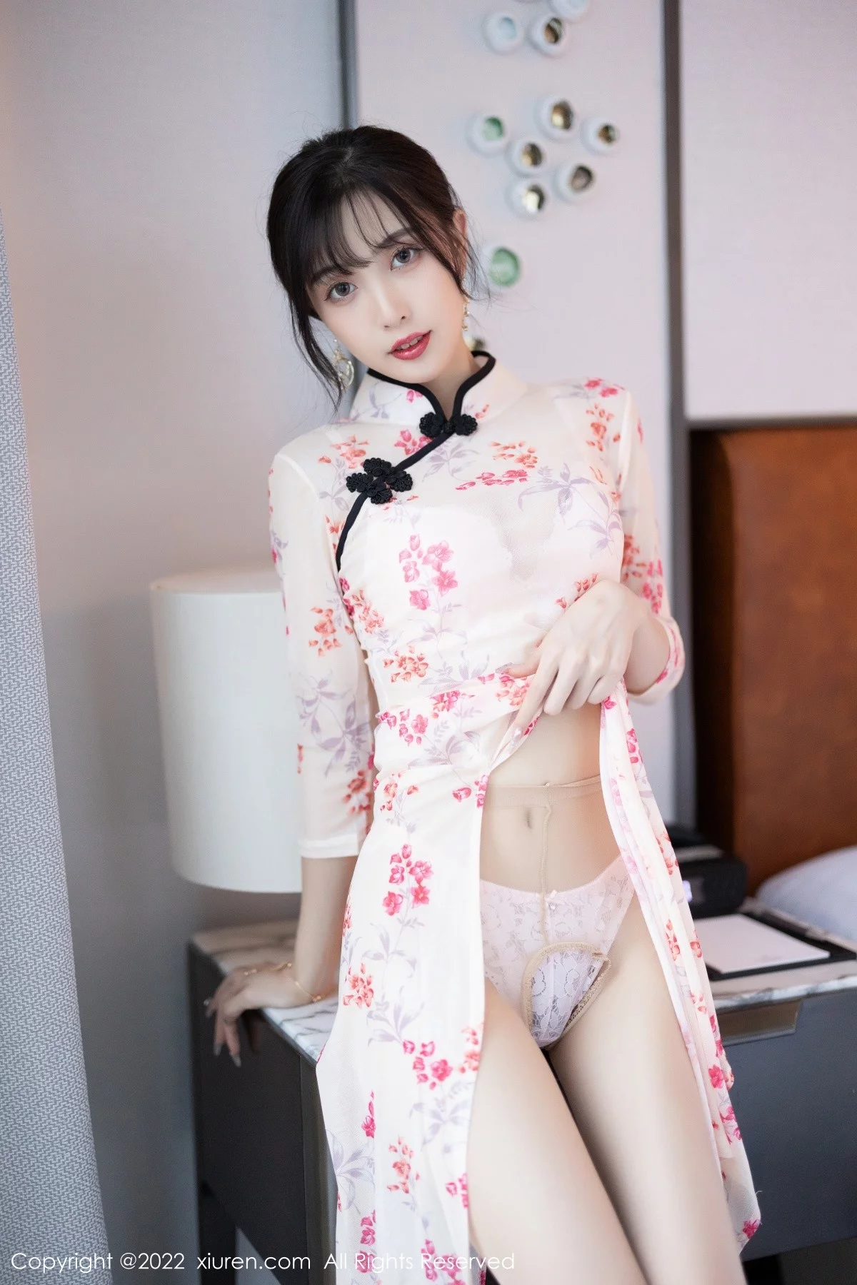 [[XiuRen秀人网]秀人网]No.5366_模特林星阑厦门旅拍脱轻透旗袍露蕾丝内衣配超薄肉丝诱惑写真84P