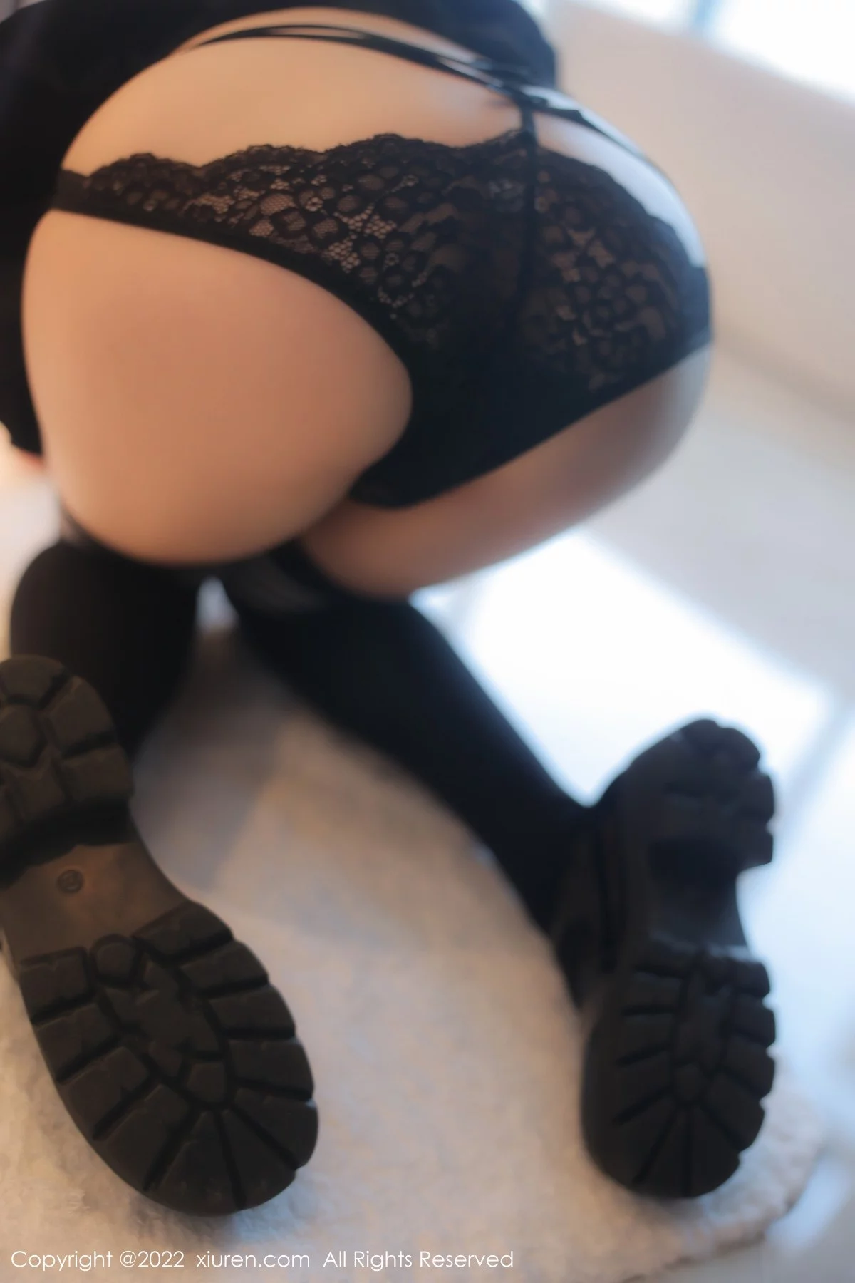 [[XiuRen秀人网]秀人网]No.5365_模特婠婠么性感学妹制服白色短T配黑短裙秀曼妙身姿诱惑写真98P