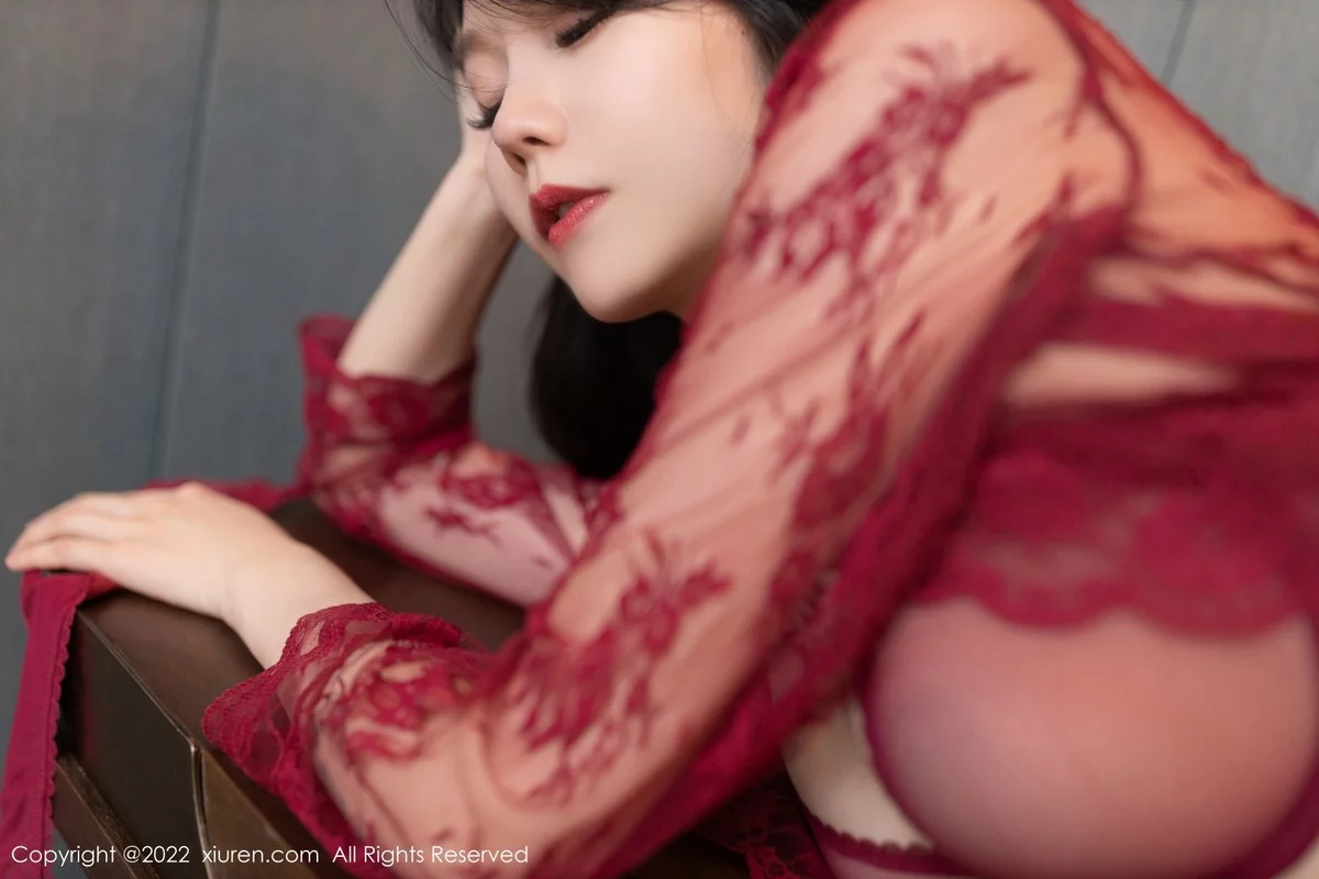 [[XiuRen秀人网]秀人网]No.5371_模特安然anran云南旅拍红色轻透情趣服配蕾丝袜撩人诱惑写真85P