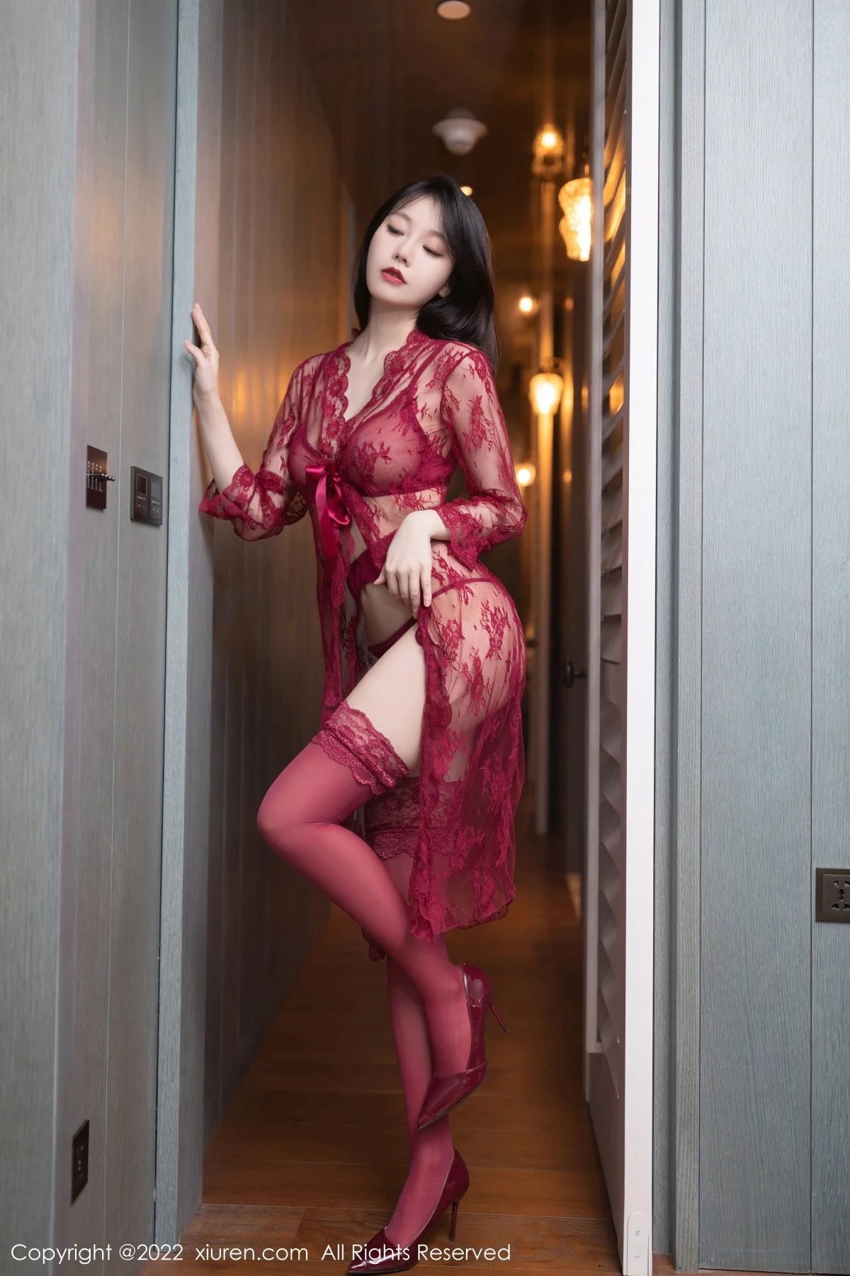 [[XiuRen秀人网]秀人网]No.5371_模特安然anran云南旅拍红色轻透情趣服配蕾丝袜撩人诱惑写真85P