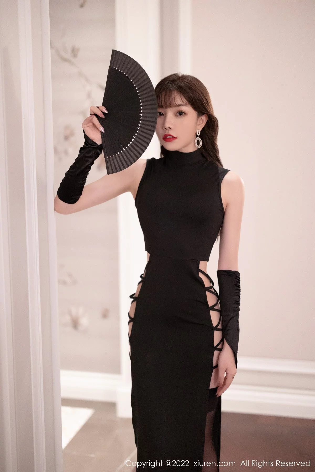 [[XiuRen秀人网]秀人网]No.5374_女神徐莉芝Booty厦门旅拍黑色轻透情趣内衣秀完美身材诱惑写真100P