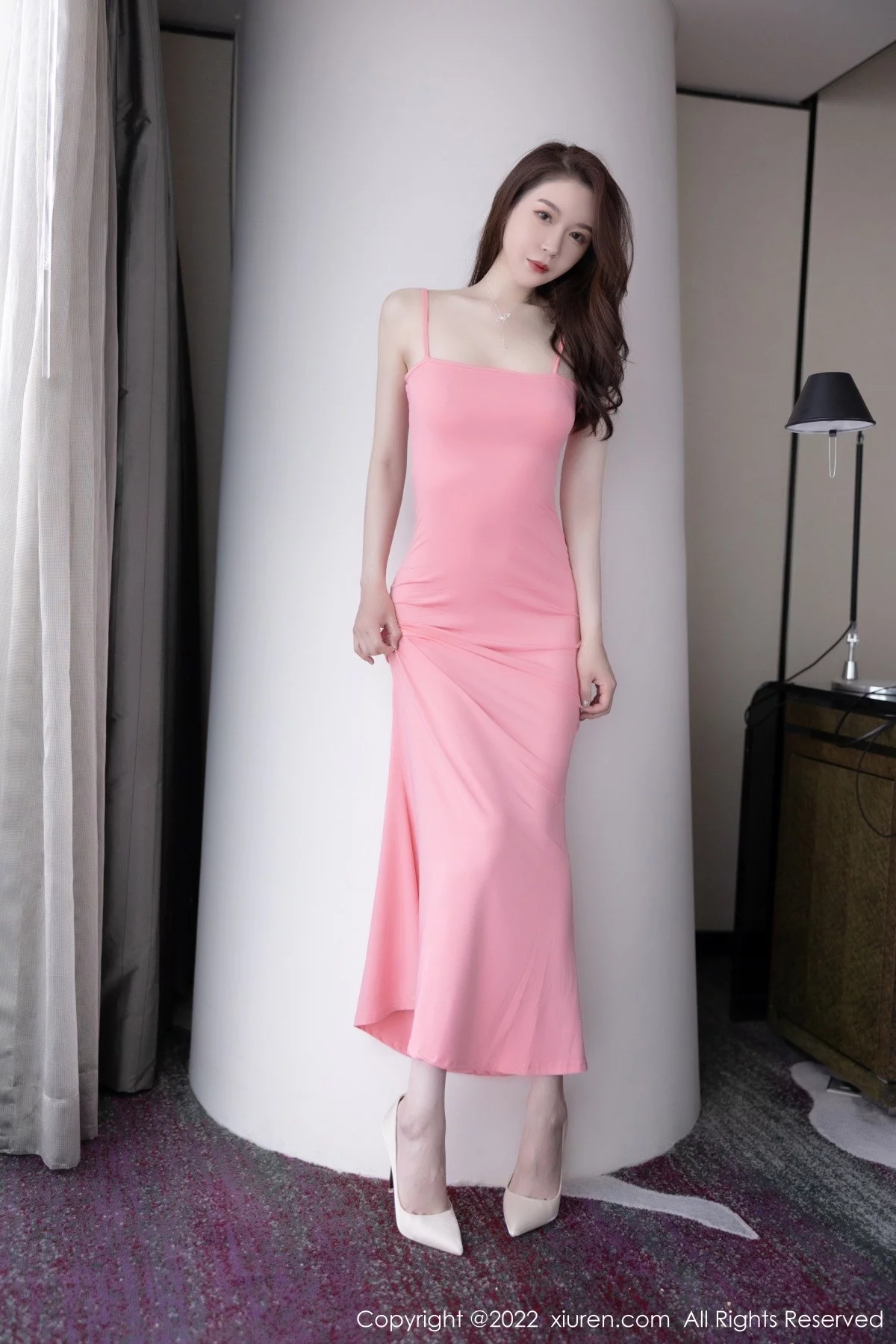 [[XiuRen秀人网]秀人网]No.5379_模特梦心玥佛山心愿旅拍性感粉色吊带长裙秀高挑身材诱惑写真82P