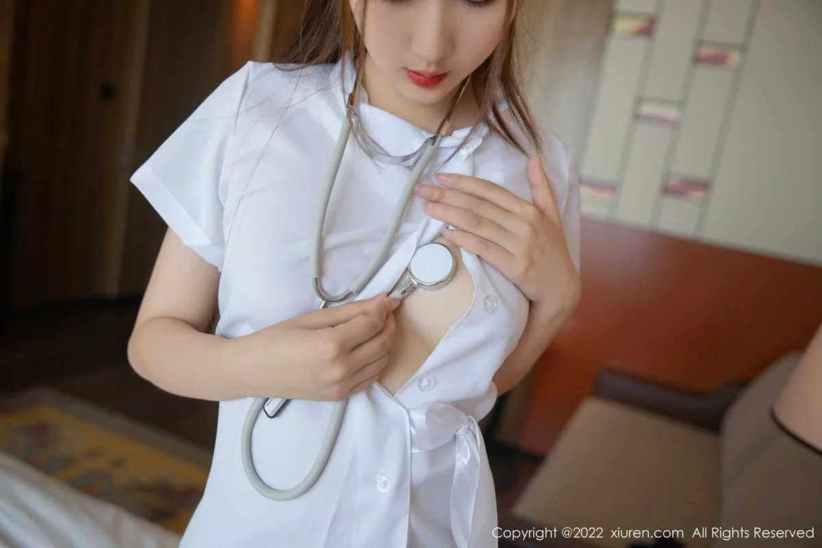 [[XiuRen秀人网]秀人网]No.5375_模特江真真性感白色护士服饰配超薄开档无内肉丝惹火诱惑写真71P