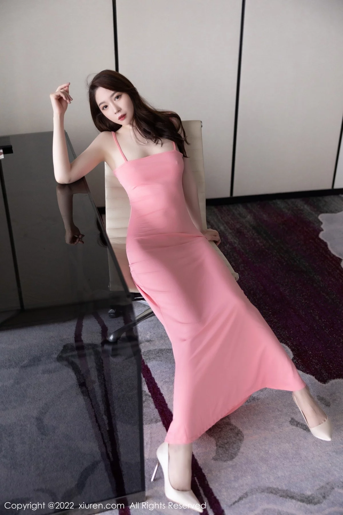 [[XiuRen秀人网]秀人网]No.5379_模特梦心玥佛山心愿旅拍性感粉色吊带长裙秀高挑身材诱惑写真82P