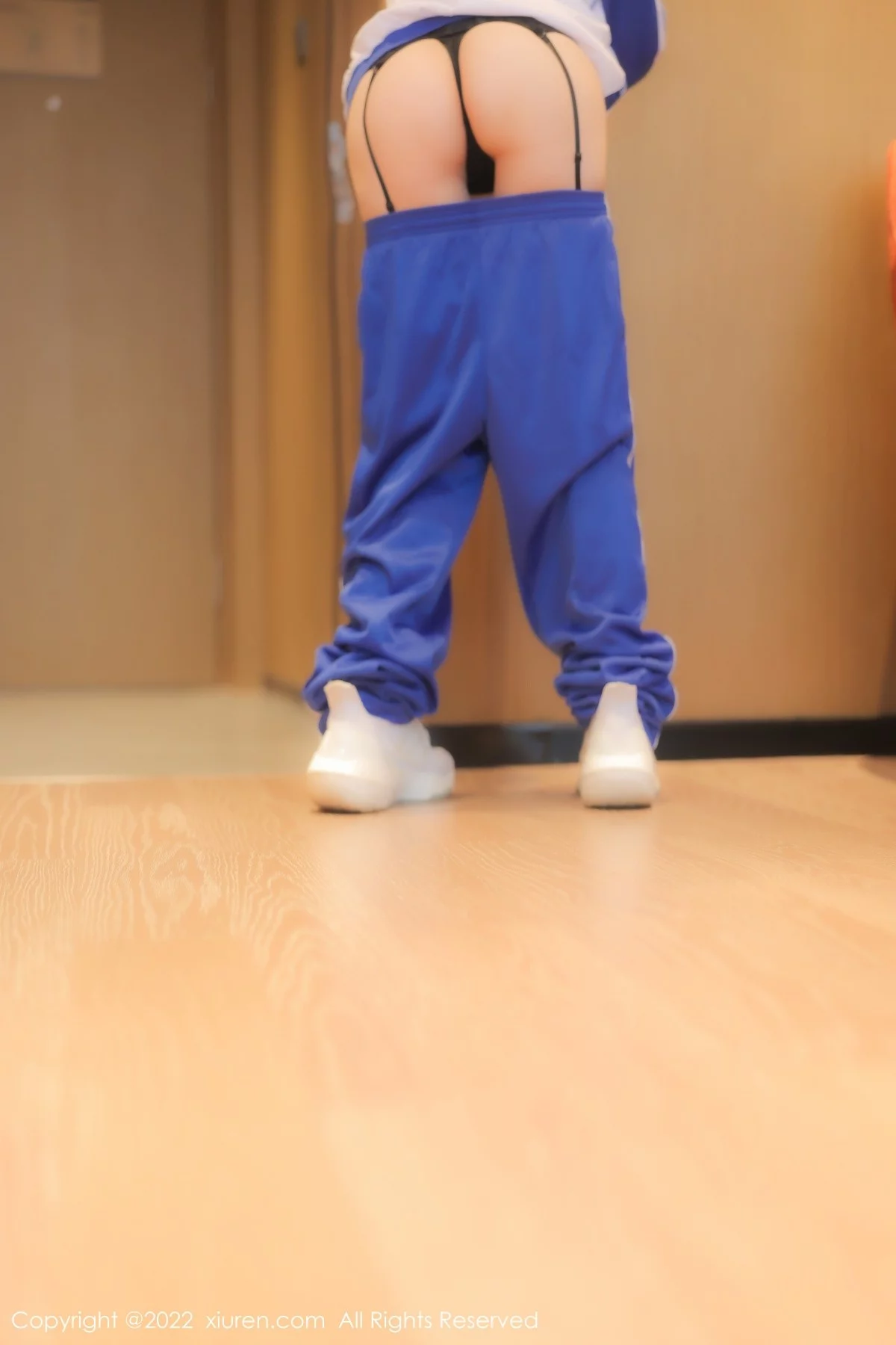 [[XiuRen秀人网]秀人网]No.5377_模特豆瓣酱性感学妹运动服露黑色蕾丝内衣秀丰满身材诱惑写真90P