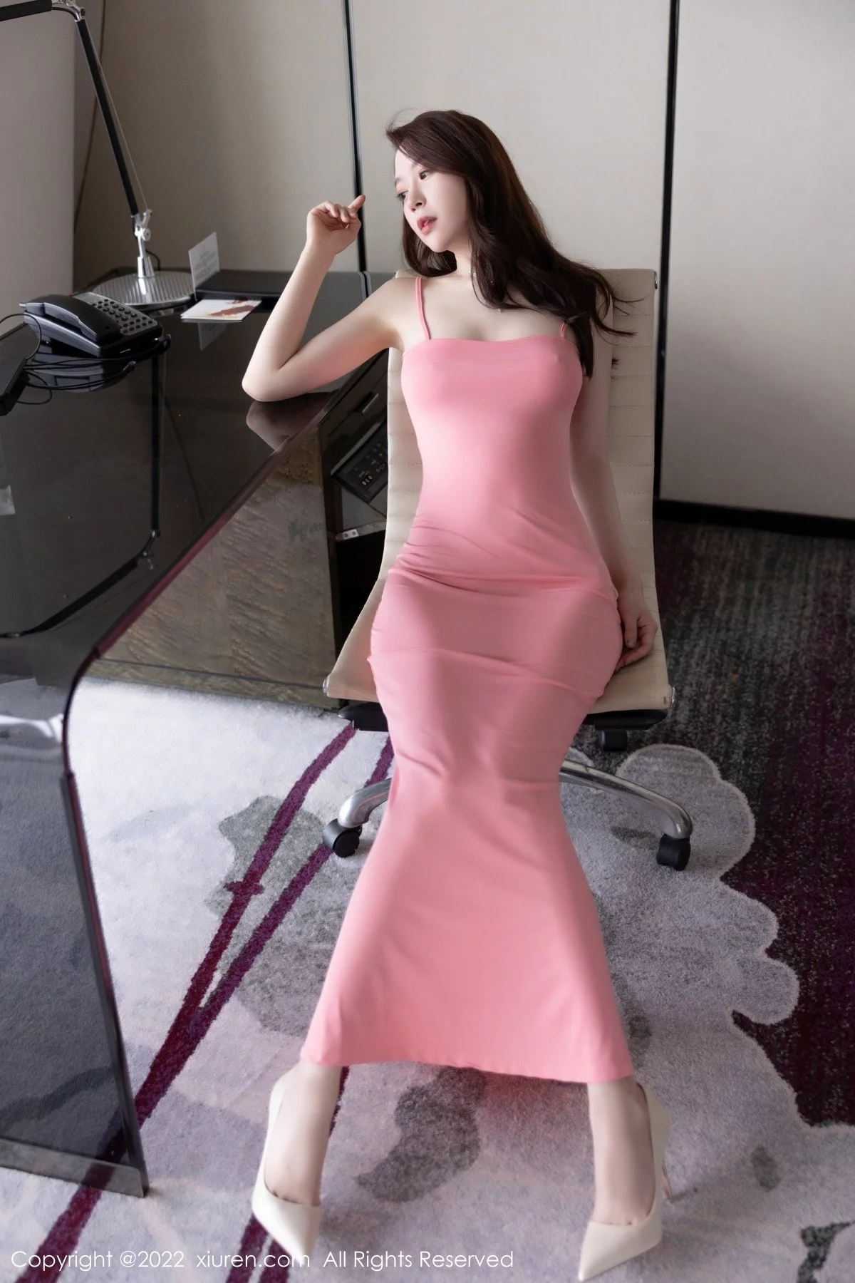 [[XiuRen秀人网]秀人网]No.5379_模特梦心玥佛山心愿旅拍性感粉色吊带长裙秀高挑身材诱惑写真82P