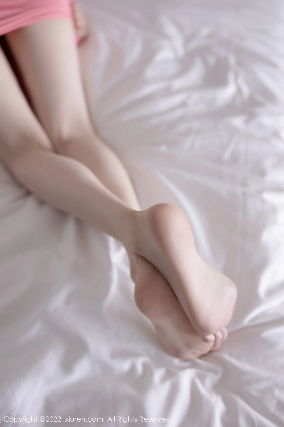 [[XiuRen秀人网]秀人网]No.5379_模特梦心玥佛山心愿旅拍性感粉色吊带长裙秀高挑身材诱惑写真82P