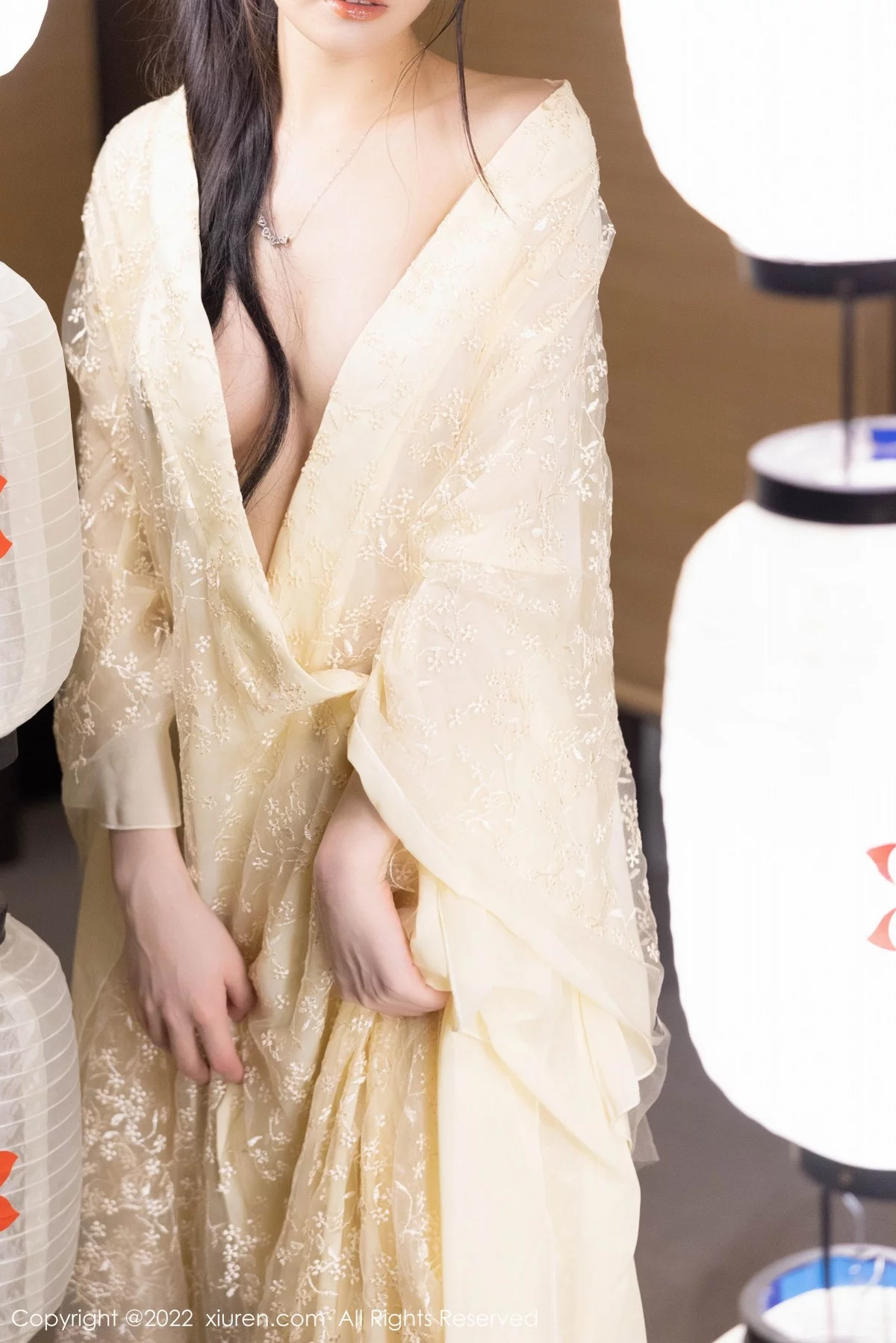 [[XiuRen秀人网]秀人网]No.5387_模特媛媛酱belle淡黄轻透古装服配超薄肉丝秀惹火身材诱惑写真60P