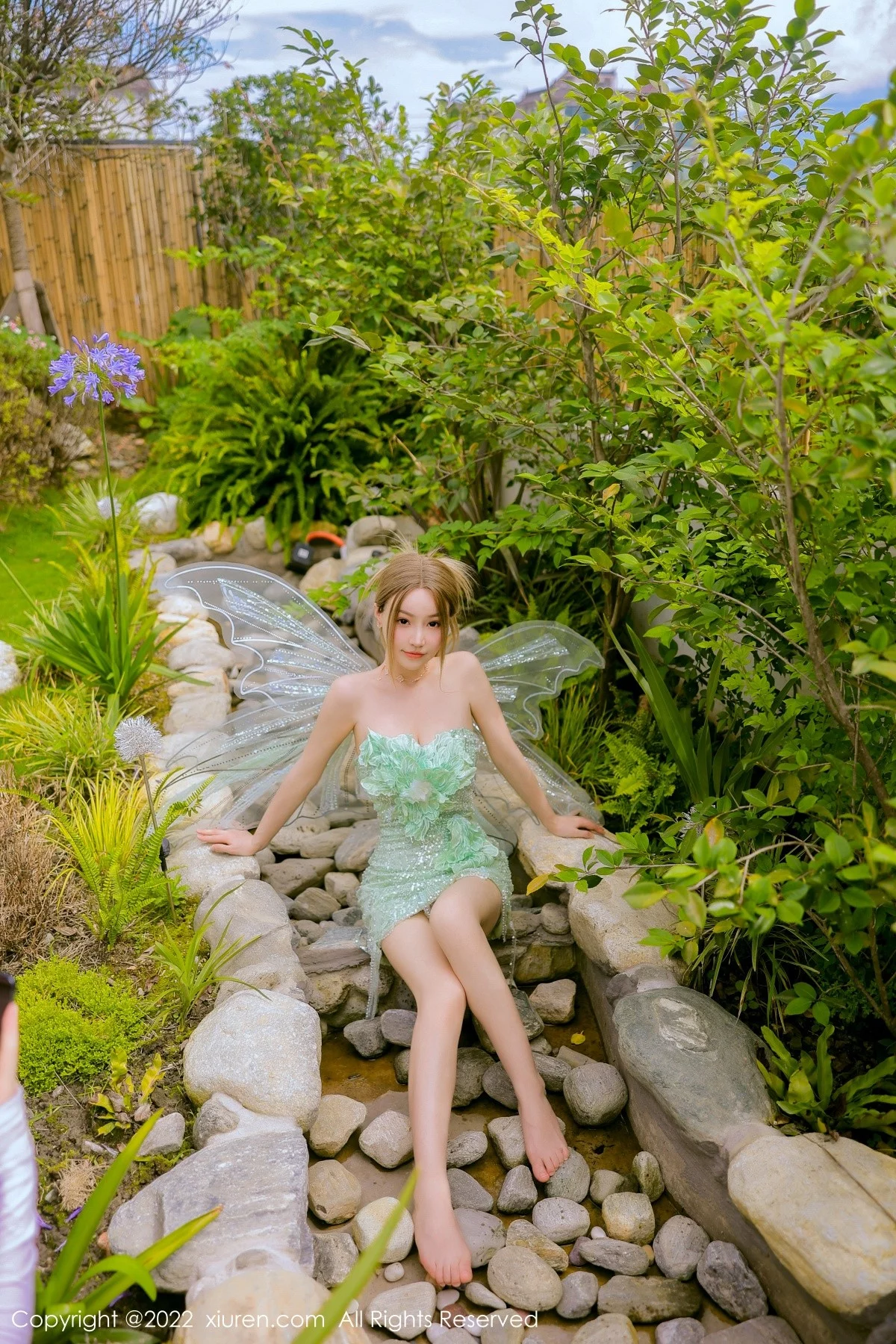 [[XiuRen秀人网]秀人网]No.5382_女神朱可儿Flora大理旅拍绿色精灵服饰低胸秀傲人豪乳诱惑写真68P