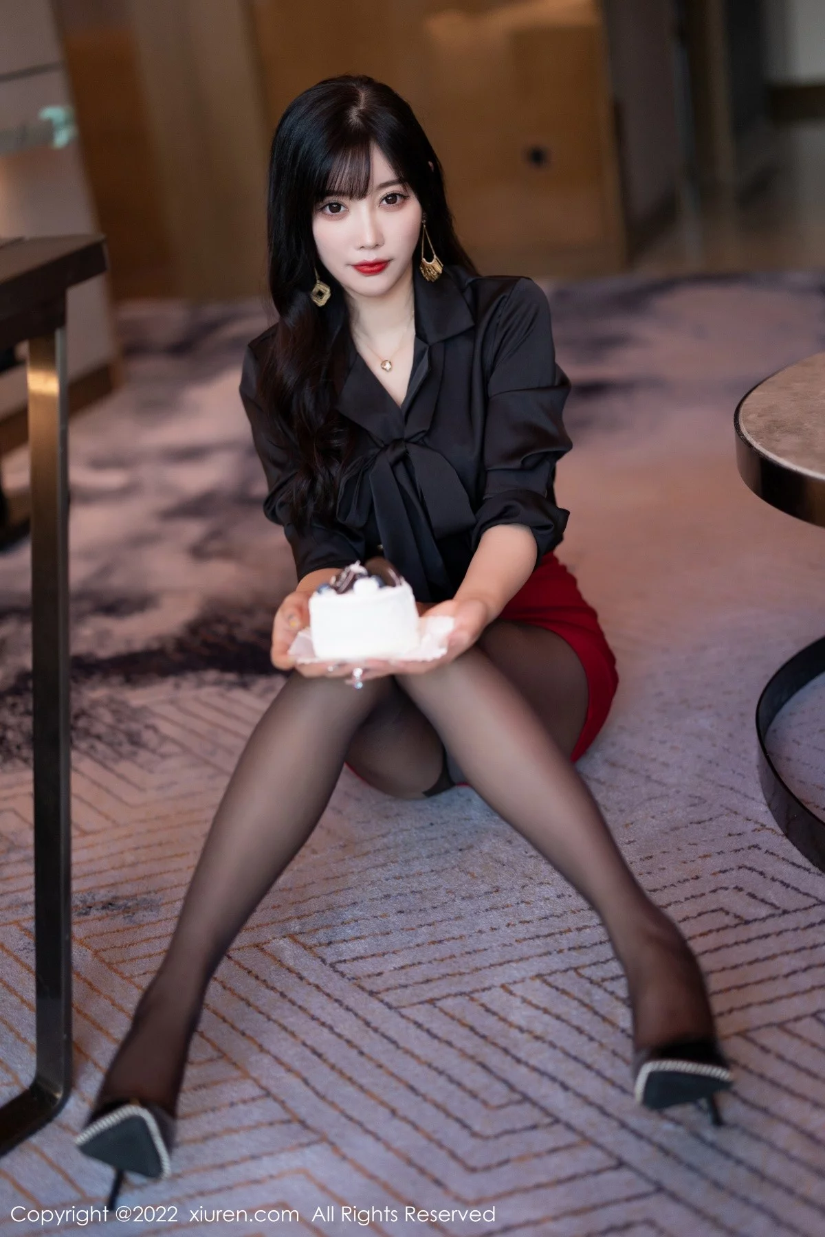 [[XiuRen秀人网]秀人网]No.5390_女神杨晨晨Yome半脱露轻透蕾丝内衣配超薄无内黑丝诱惑写真82P