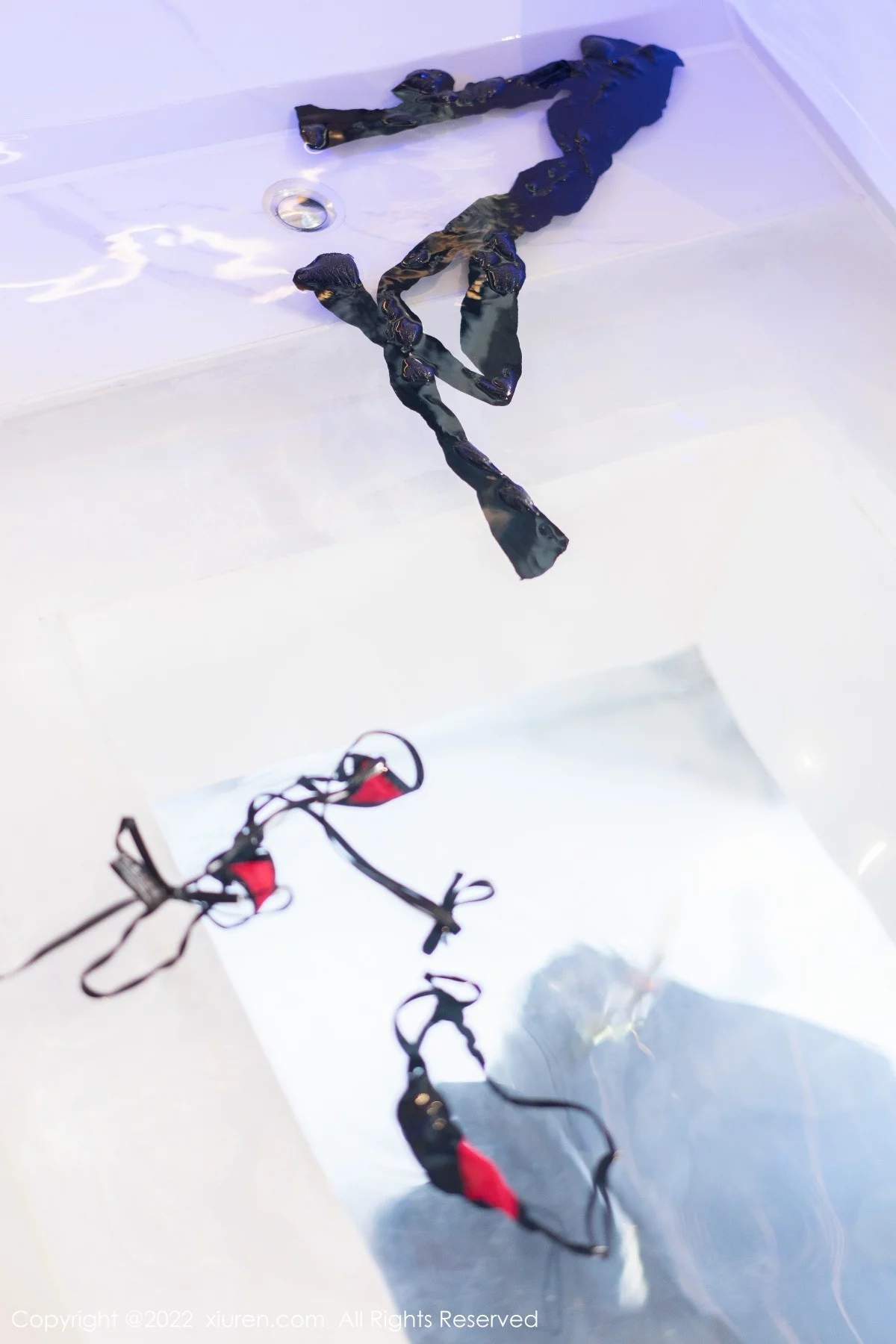 [[XiuRen秀人网]秀人网]No.5388_女神刘钰儿私房黑色网纱服配性感情趣内衣秀惹火身材诱惑写真82P