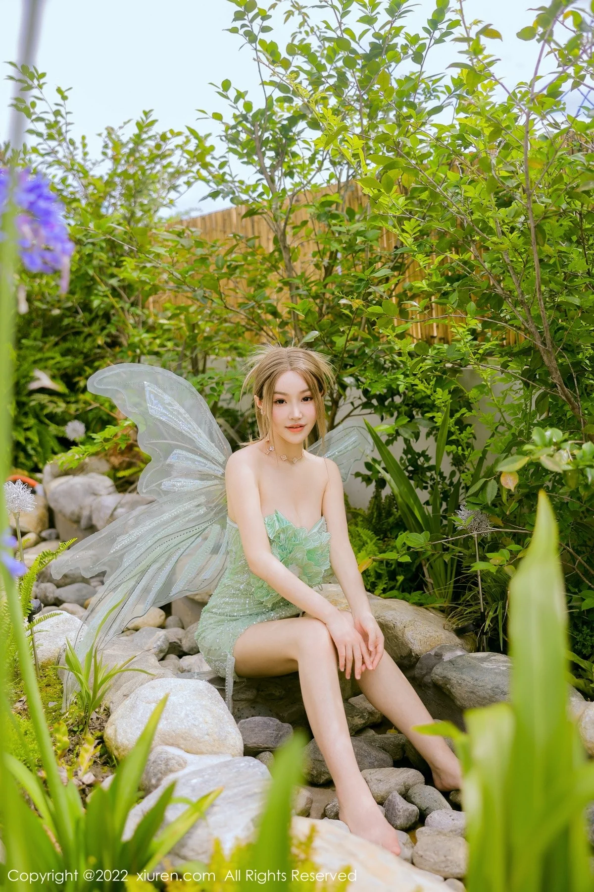 [[XiuRen秀人网]秀人网]No.5382_女神朱可儿Flora大理旅拍绿色精灵服饰低胸秀傲人豪乳诱惑写真68P