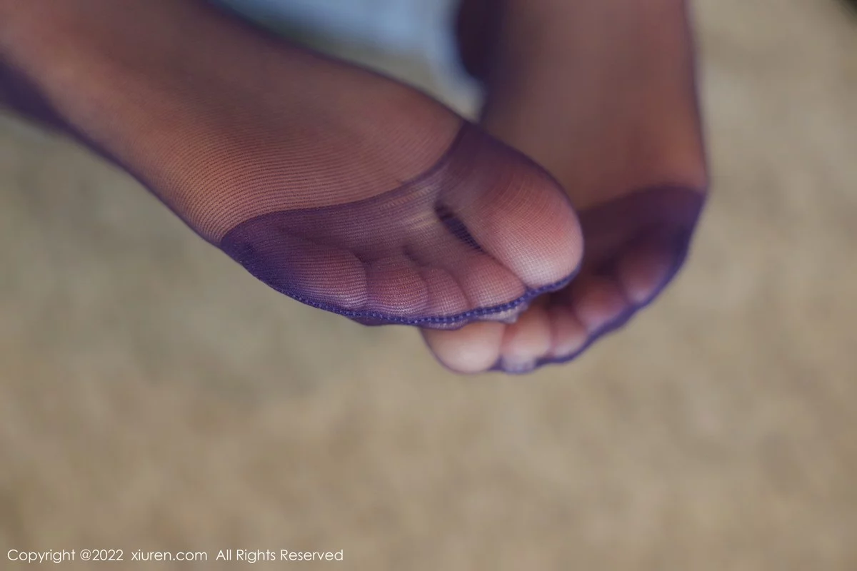 [[XiuRen秀人网]秀人网]No.5384_模特佘贝拉bella三亚旅拍紫色收身衣配长裤秀完美身材诱惑写真84P