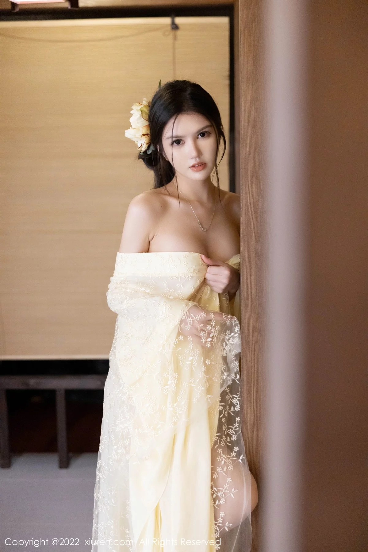 [[XiuRen秀人网]秀人网]No.5387_模特媛媛酱belle淡黄轻透古装服配超薄肉丝秀惹火身材诱惑写真60P