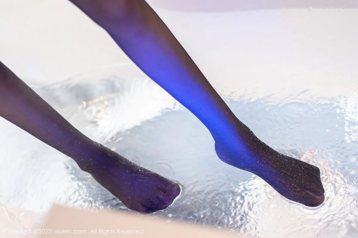 [[XiuRen秀人网]秀人网]No.5388_女神刘钰儿私房黑色网纱服配性感情趣内衣秀惹火身材诱惑写真82P