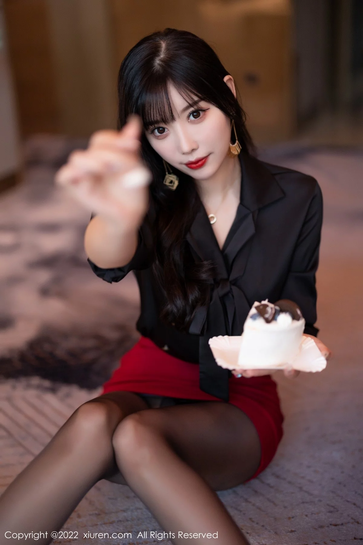 [[XiuRen秀人网]秀人网]No.5390_女神杨晨晨Yome半脱露轻透蕾丝内衣配超薄无内黑丝诱惑写真82P