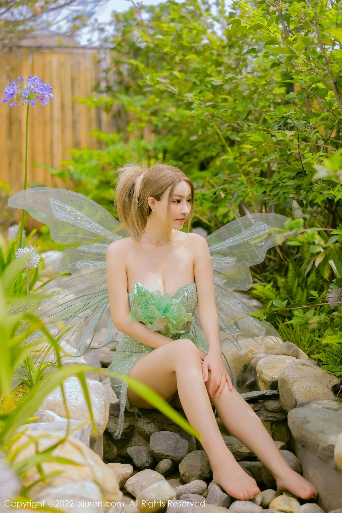 [[XiuRen秀人网]秀人网]No.5382_女神朱可儿Flora大理旅拍绿色精灵服饰低胸秀傲人豪乳诱惑写真68P