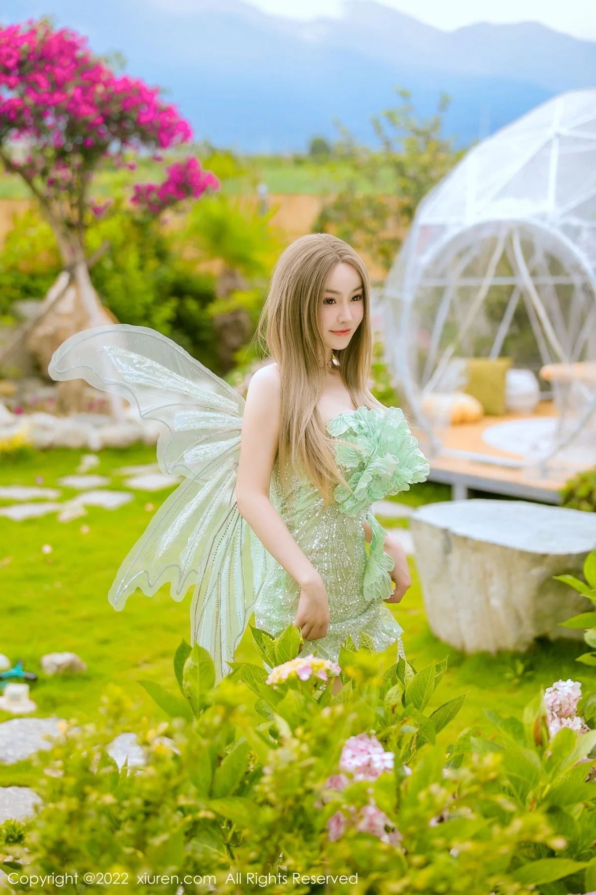 [[XiuRen秀人网]秀人网]No.5382_女神朱可儿Flora大理旅拍绿色精灵服饰低胸秀傲人豪乳诱惑写真68P