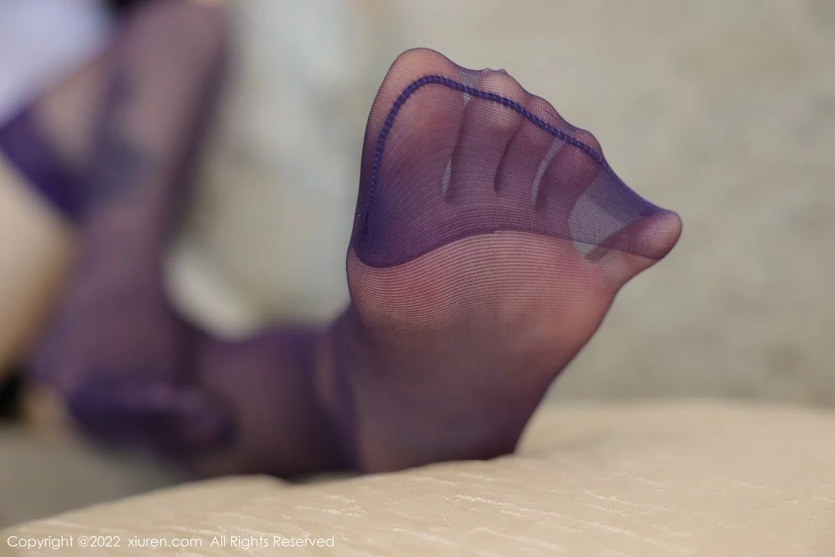 [[XiuRen秀人网]秀人网]No.5384_模特佘贝拉bella三亚旅拍紫色收身衣配长裤秀完美身材诱惑写真84P