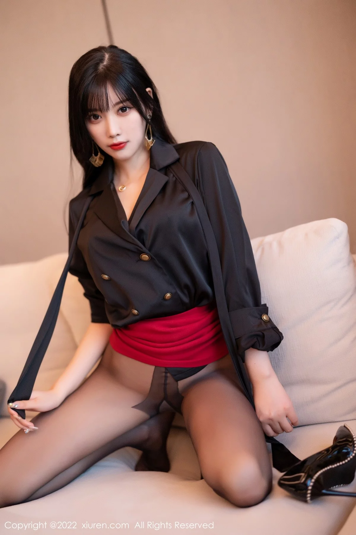 [[XiuRen秀人网]秀人网]No.5390_女神杨晨晨Yome半脱露轻透蕾丝内衣配超薄无内黑丝诱惑写真82P