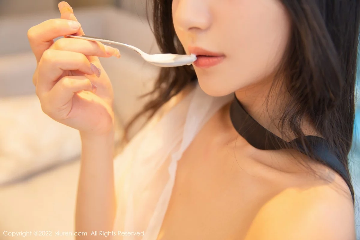 [[XiuRen秀人网]秀人网]No.5385_模特熊小诺性感轻透白T配黑色短裙露超薄无内黑丝极致诱惑写真72P