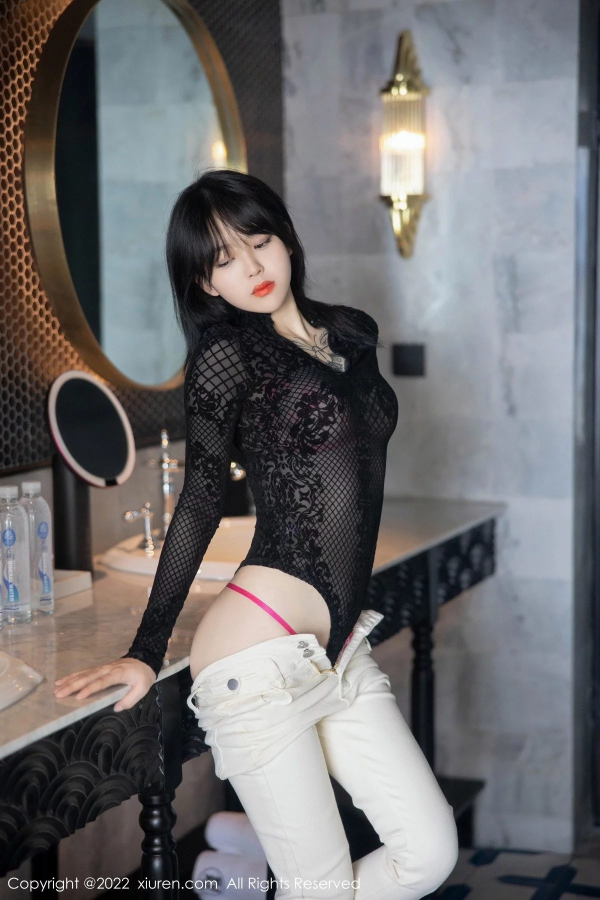 [[XiuRen秀人网]秀人网]No.5386_模特奶瓶大理旅拍黑色网纱上衣配白色长裤露粉色内衣诱惑写真98P