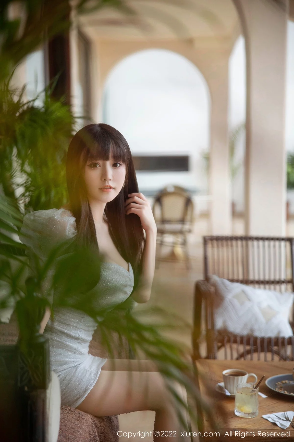 [[XiuRen秀人网]秀人网]No.5393_女神朱可儿Flora大理旅拍浅色内衣配超薄肉丝秀豪乳翘臀诱惑写真97P