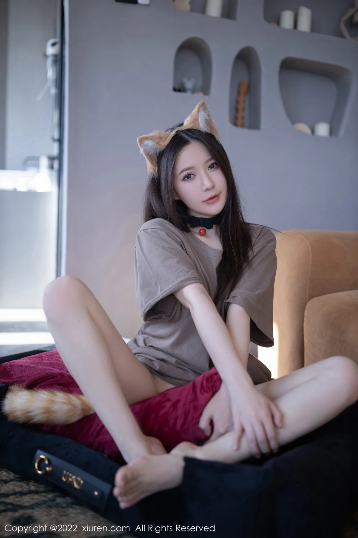 [[XiuRen秀人网]秀人网]No.5395_模特鱼子酱Fish猫咪装扮主题宽松上衣秀婀娜动人身段诱惑写真75P