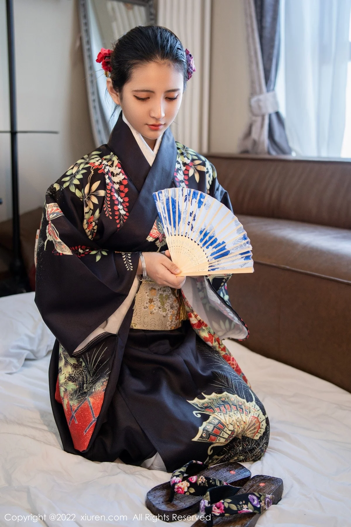 [[XiuRen秀人网]秀人网]No.5309_模特久久Aimee日系居家和服半脱露白色抹胸内衣秀豪乳诱惑写真62P