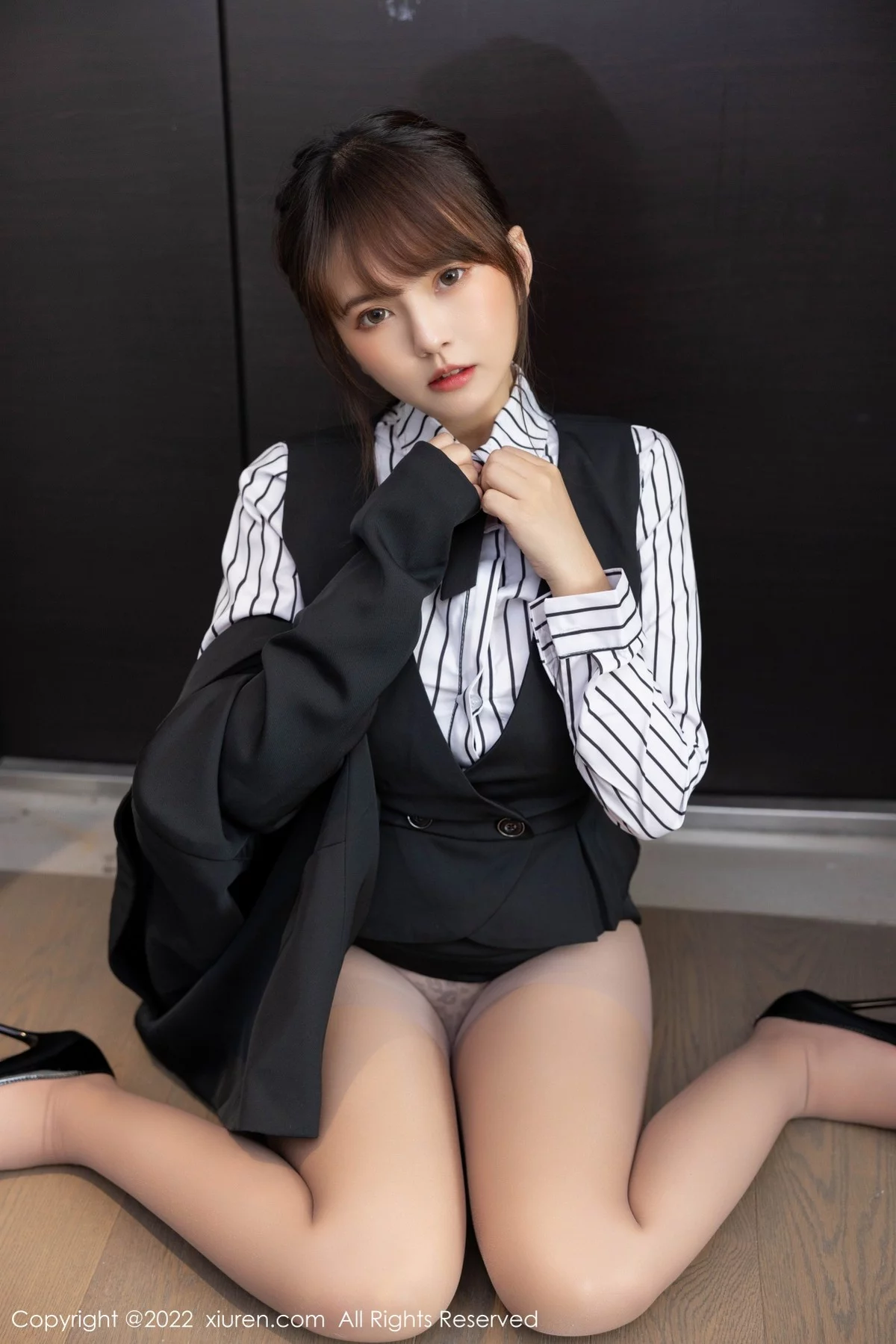 [[XiuRen秀人网]秀人网]No.5313_模特张思允Nice制服诱惑主题半脱露蕾丝内衣配超薄肉丝诱惑写真57P