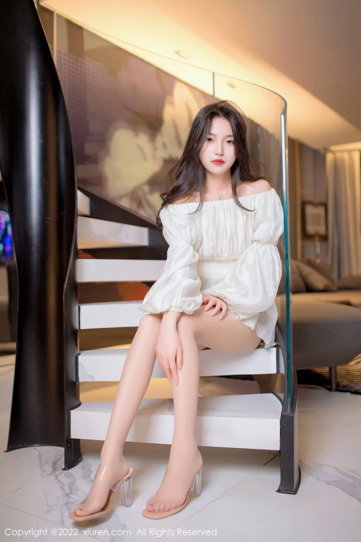 [[XiuRen秀人网]秀人网]No.5399_新人模特十九九私房多套性感服饰秀曼妙苗条身材迷人诱惑写真117P