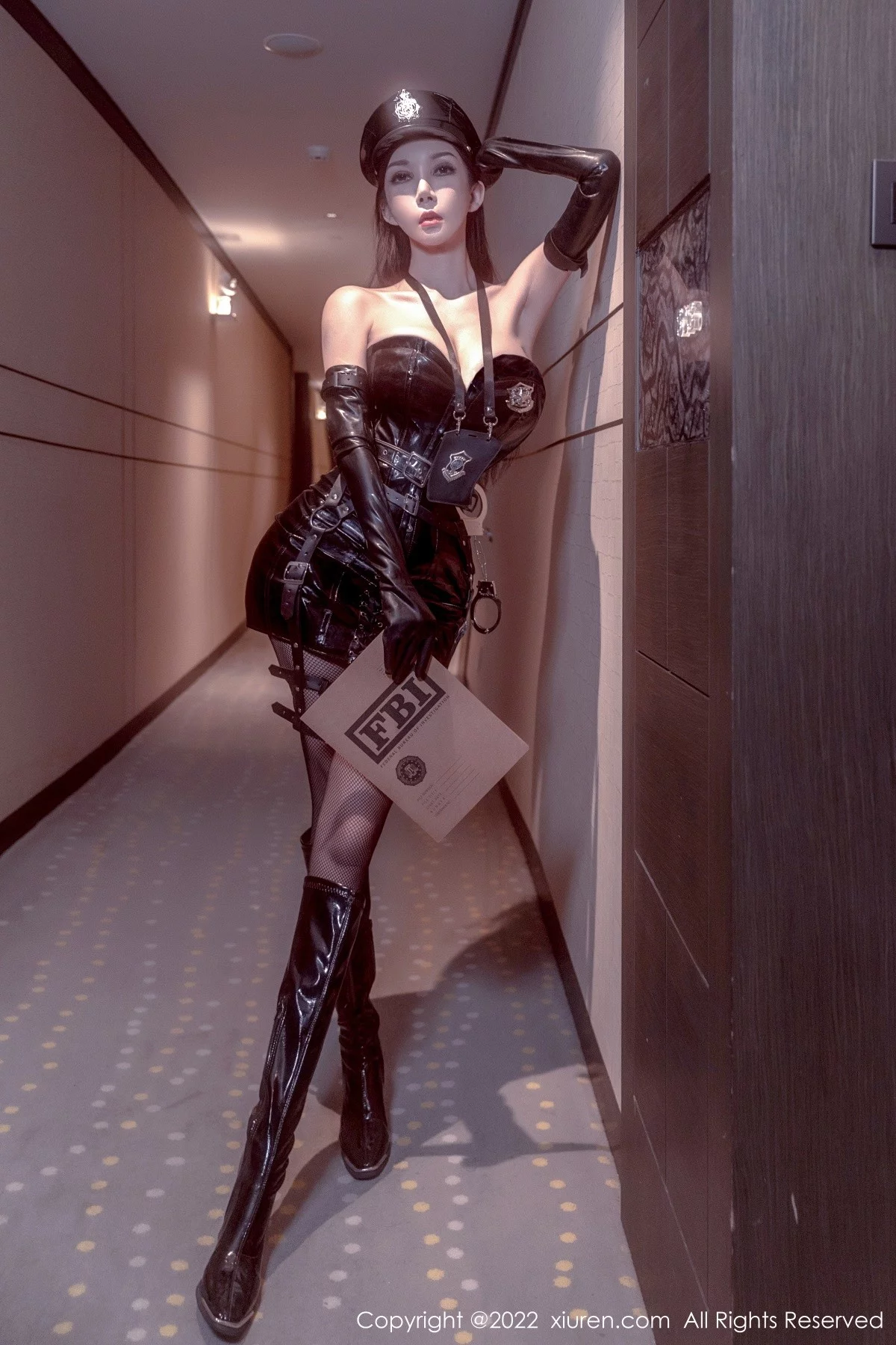 [[XiuRen秀人网]秀人网]No.5405_模特陈怡曼美女搜查官脱性感黑色皮质服饰露豪乳撩人诱惑写真64P