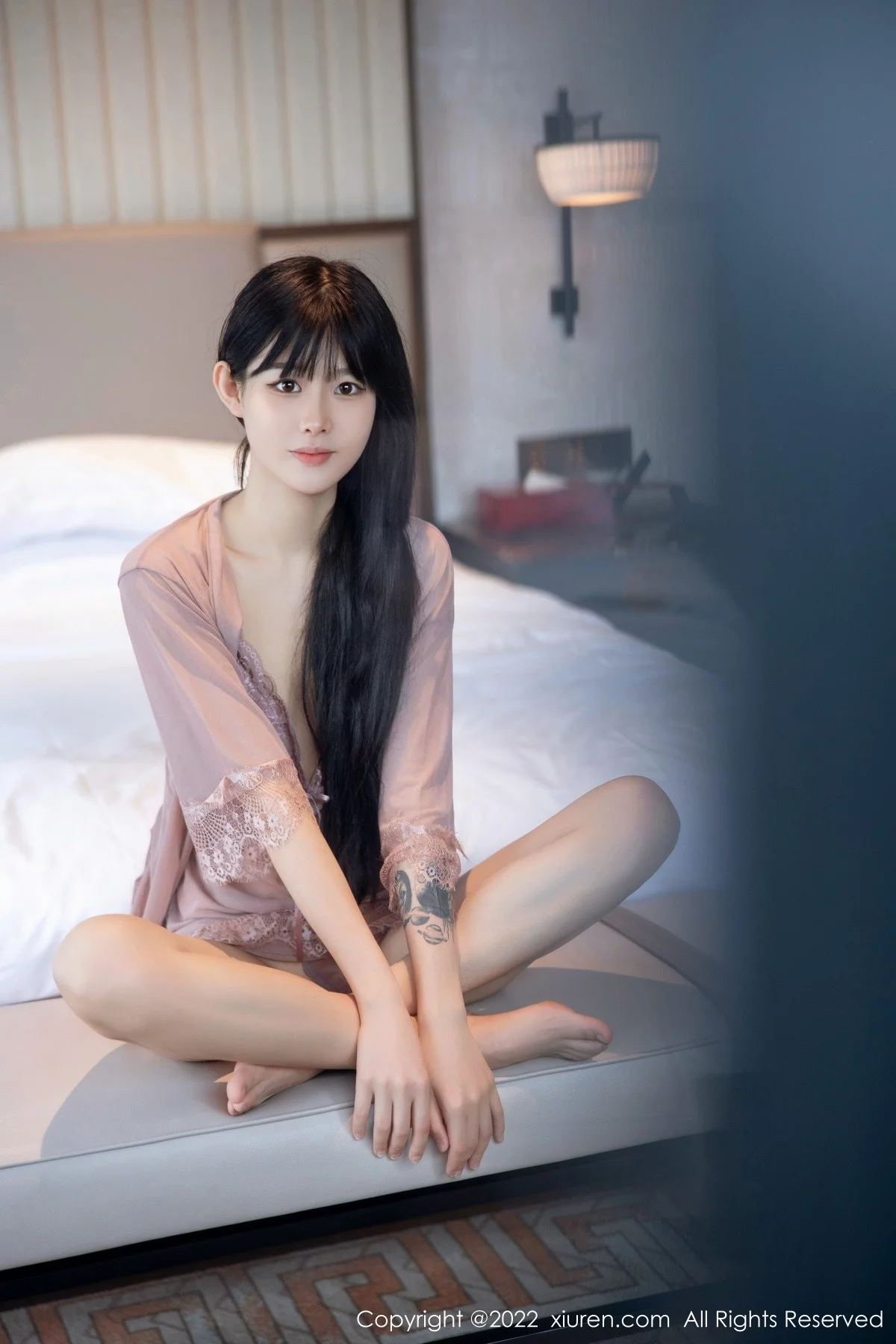 [[XiuRen秀人网]秀人网]No.5408_模特77qiqi私房淡紫睡衣透视秀完美身材性感美腿撩人诱惑写真69P