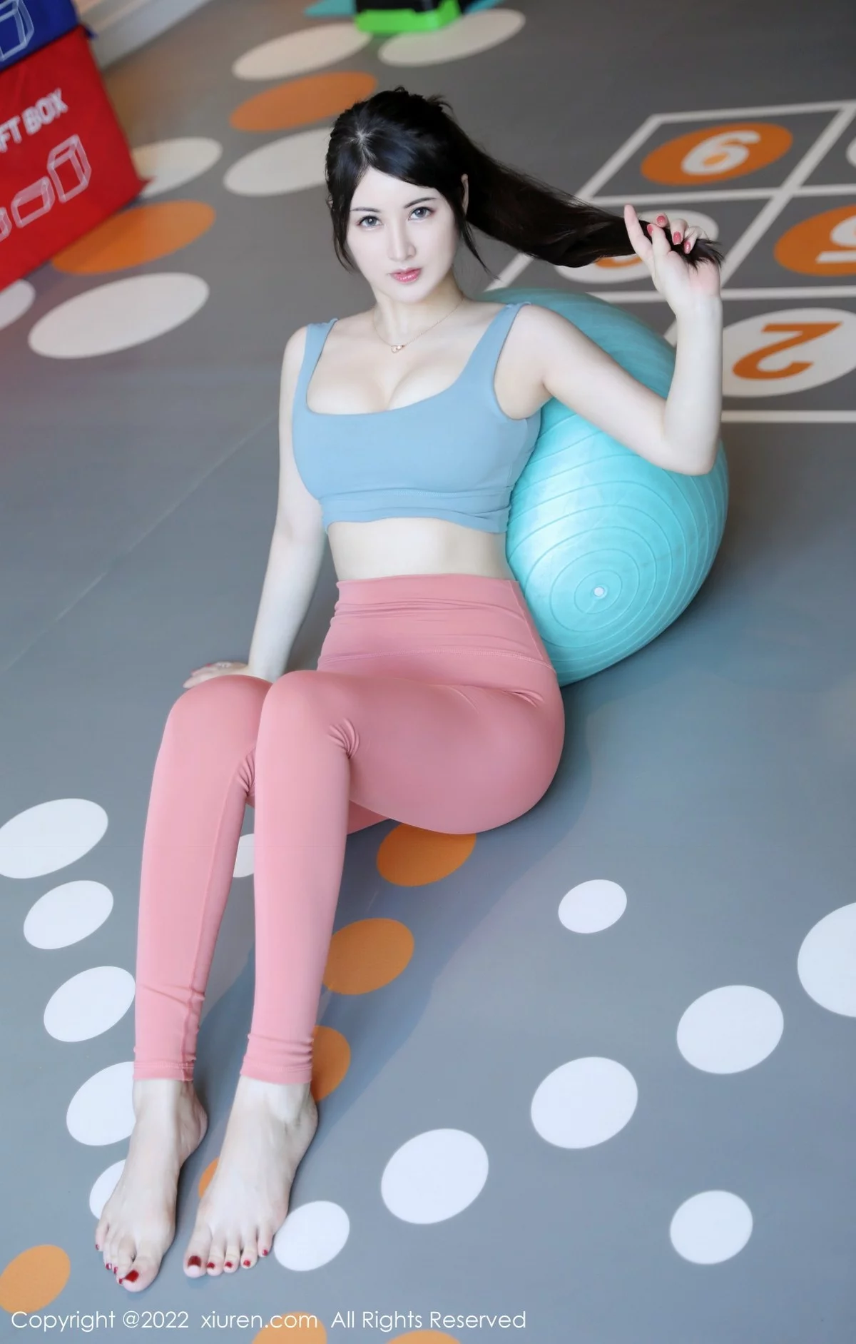 [[XiuRen秀人网]秀人网]No.5406_模特诗诗kiki健身房场景性感紧身运动服秀惹火身材诱惑写真55P