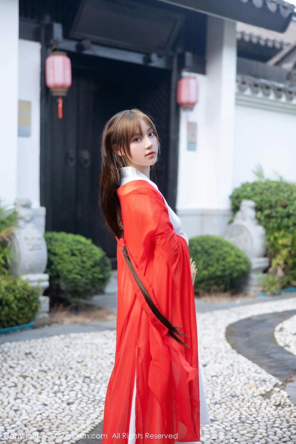 [[XiuRen秀人网]秀人网]No.5414_模特豆瓣酱性感红色唐韵古装服饰半脱露傲人豪乳惹火诱惑写真80P