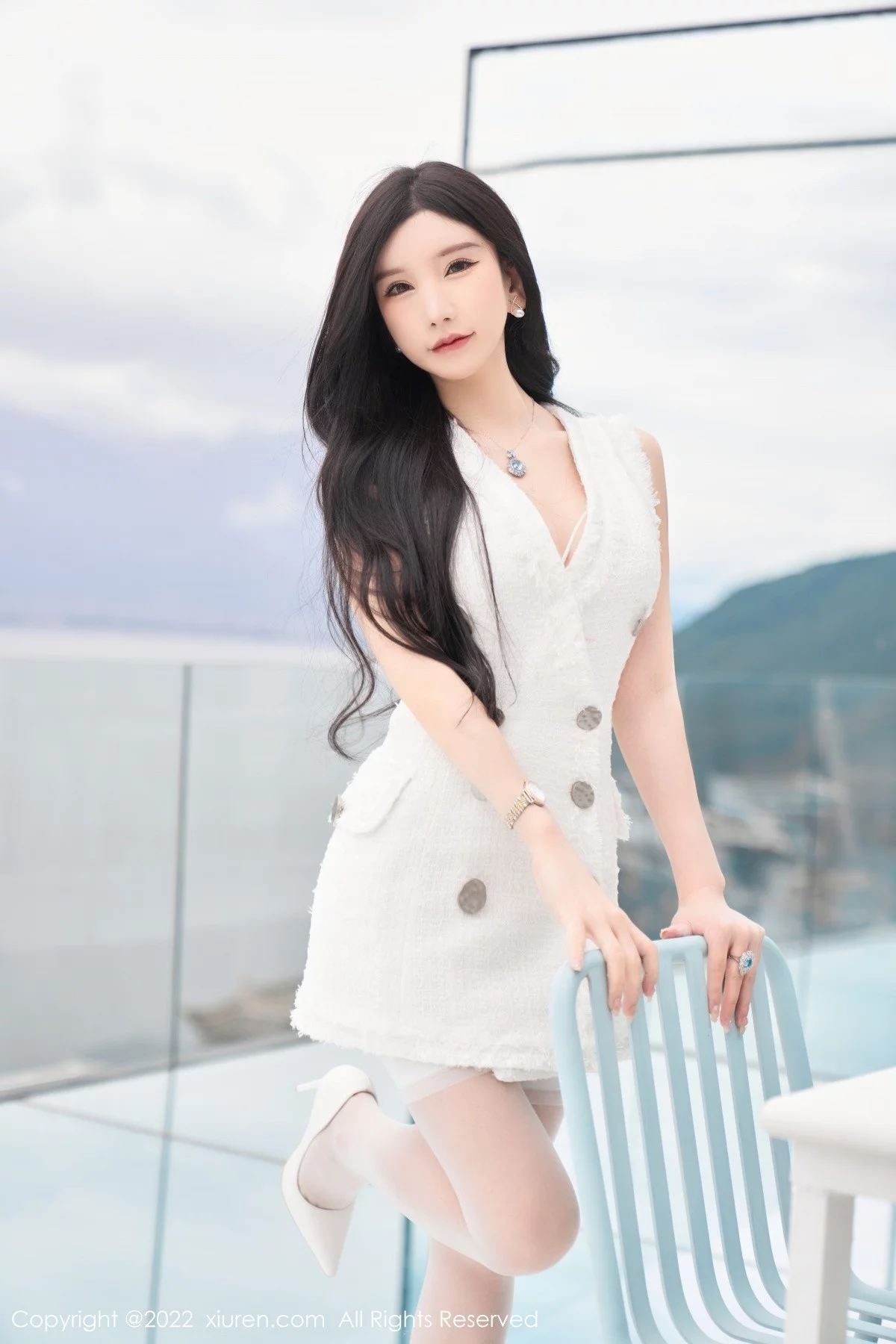 [[XiuRen秀人网]秀人网]No.5418_女神周于希Sally心愿旅拍脱白色外衣露白色蕾丝内衣诱惑写真73P