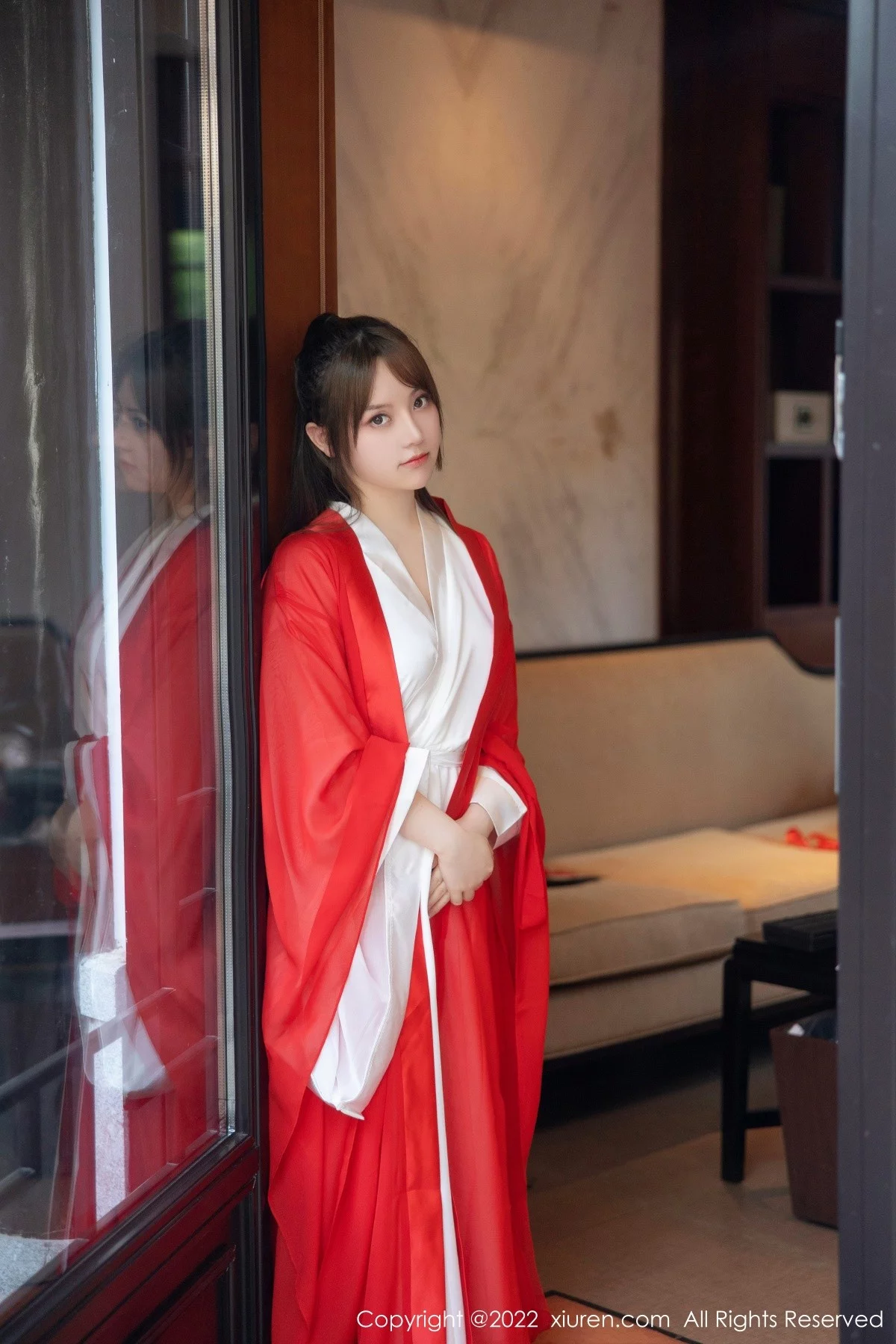 [[XiuRen秀人网]秀人网]No.5414_模特豆瓣酱性感红色唐韵古装服饰半脱露傲人豪乳惹火诱惑写真80P