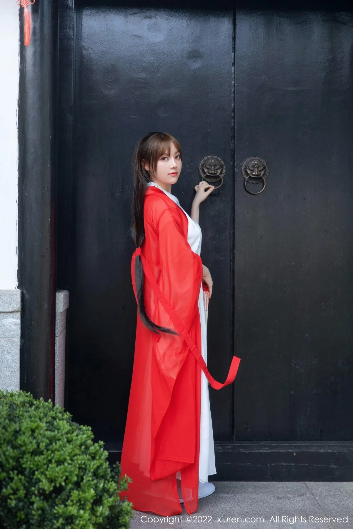 [[XiuRen秀人网]秀人网]No.5414_模特豆瓣酱性感红色唐韵古装服饰半脱露傲人豪乳惹火诱惑写真80P