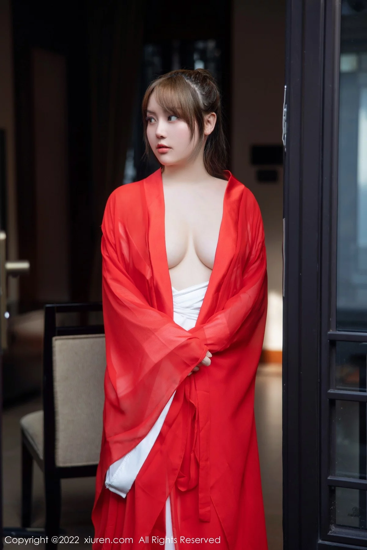 [[XiuRen秀人网]秀人网]No.5414_模特豆瓣酱性感红色唐韵古装服饰半脱露傲人豪乳惹火诱惑写真80P