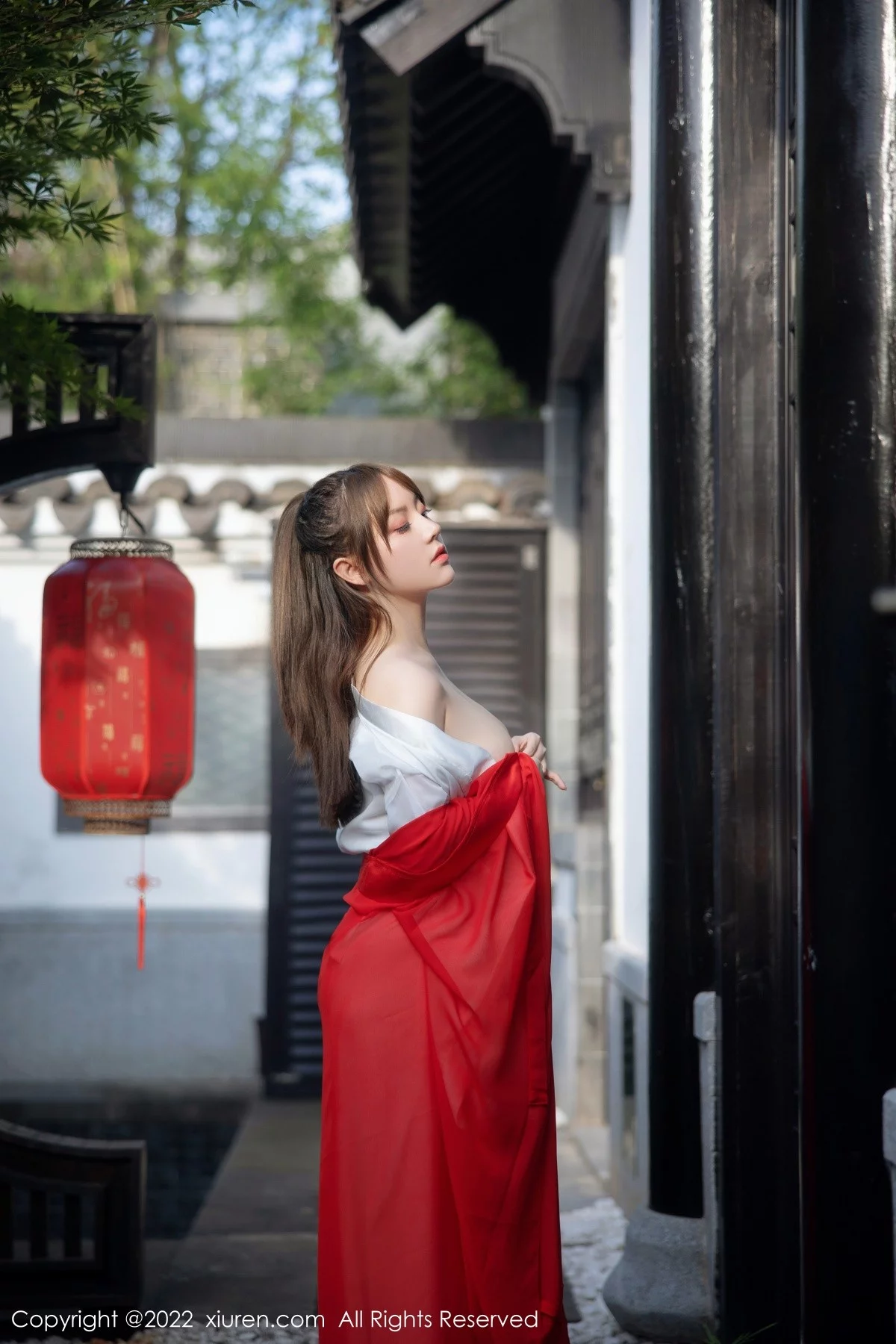 [[XiuRen秀人网]秀人网]No.5414_模特豆瓣酱性感红色唐韵古装服饰半脱露傲人豪乳惹火诱惑写真80P