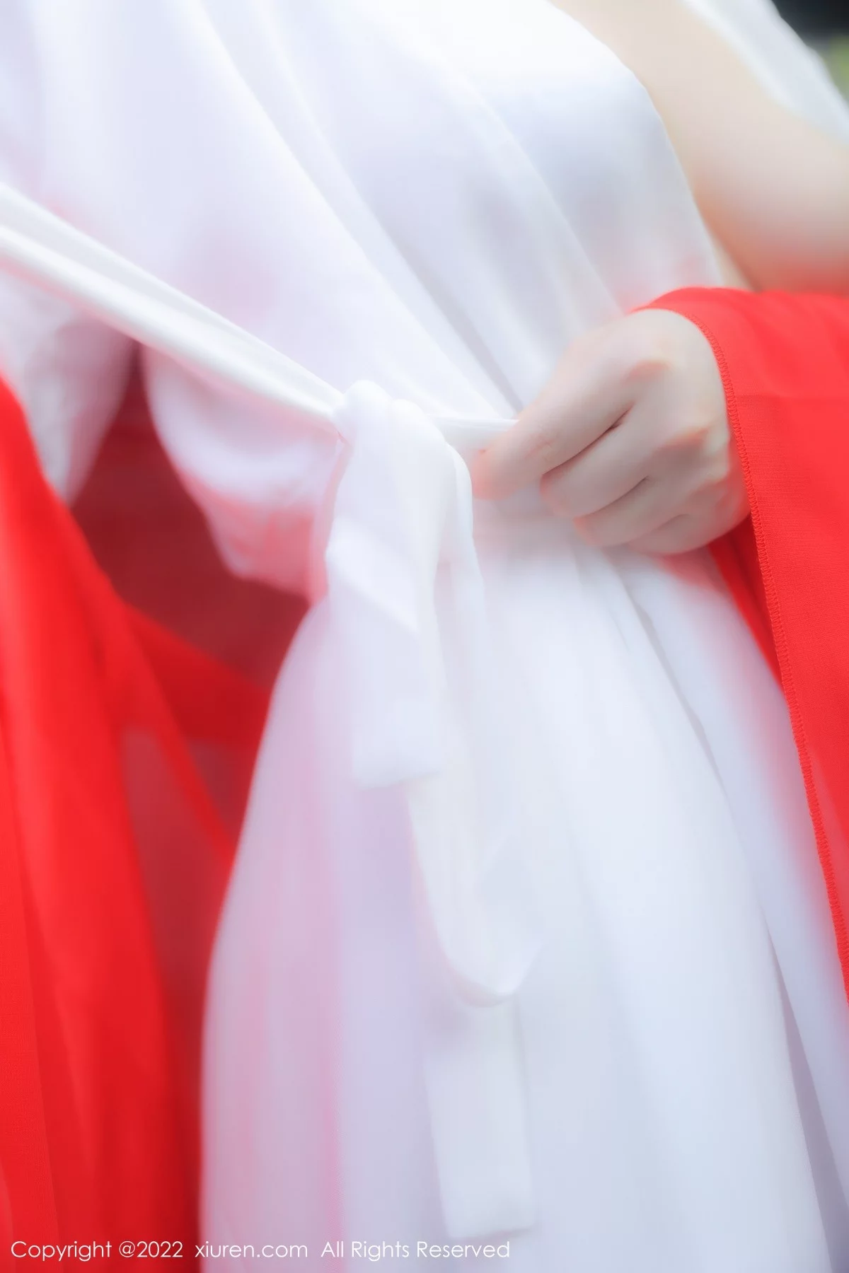 [[XiuRen秀人网]秀人网]No.5414_模特豆瓣酱性感红色唐韵古装服饰半脱露傲人豪乳惹火诱惑写真80P