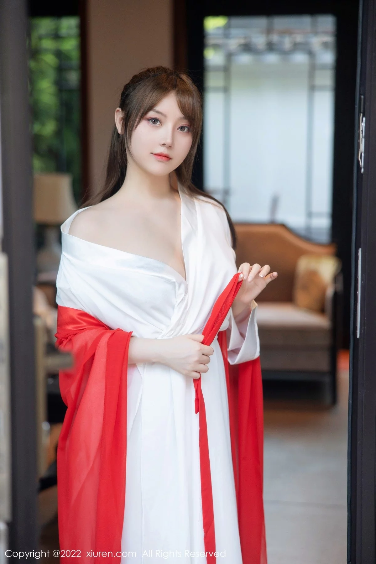 [[XiuRen秀人网]秀人网]No.5414_模特豆瓣酱性感红色唐韵古装服饰半脱露傲人豪乳惹火诱惑写真80P