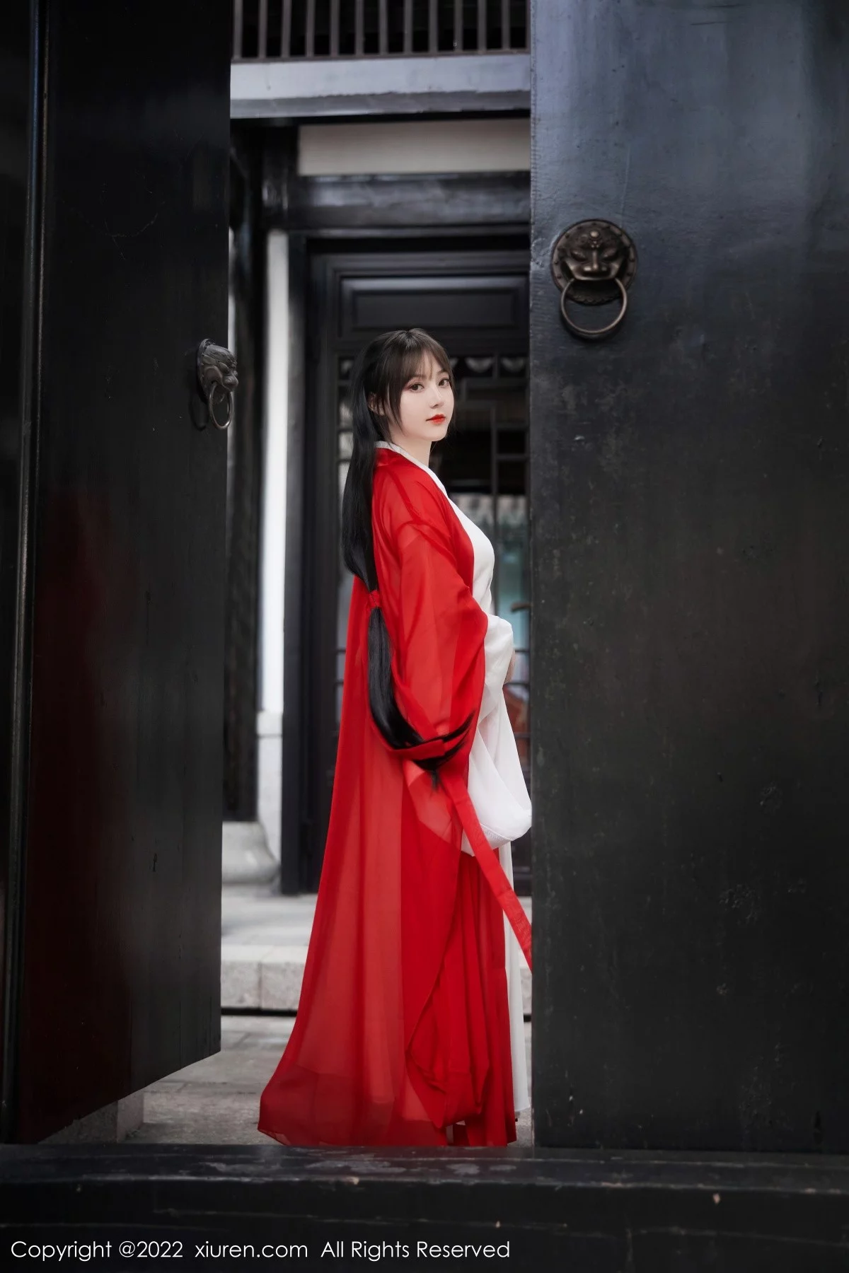 [[XiuRen秀人网]秀人网]No.5414_模特豆瓣酱性感红色唐韵古装服饰半脱露傲人豪乳惹火诱惑写真80P