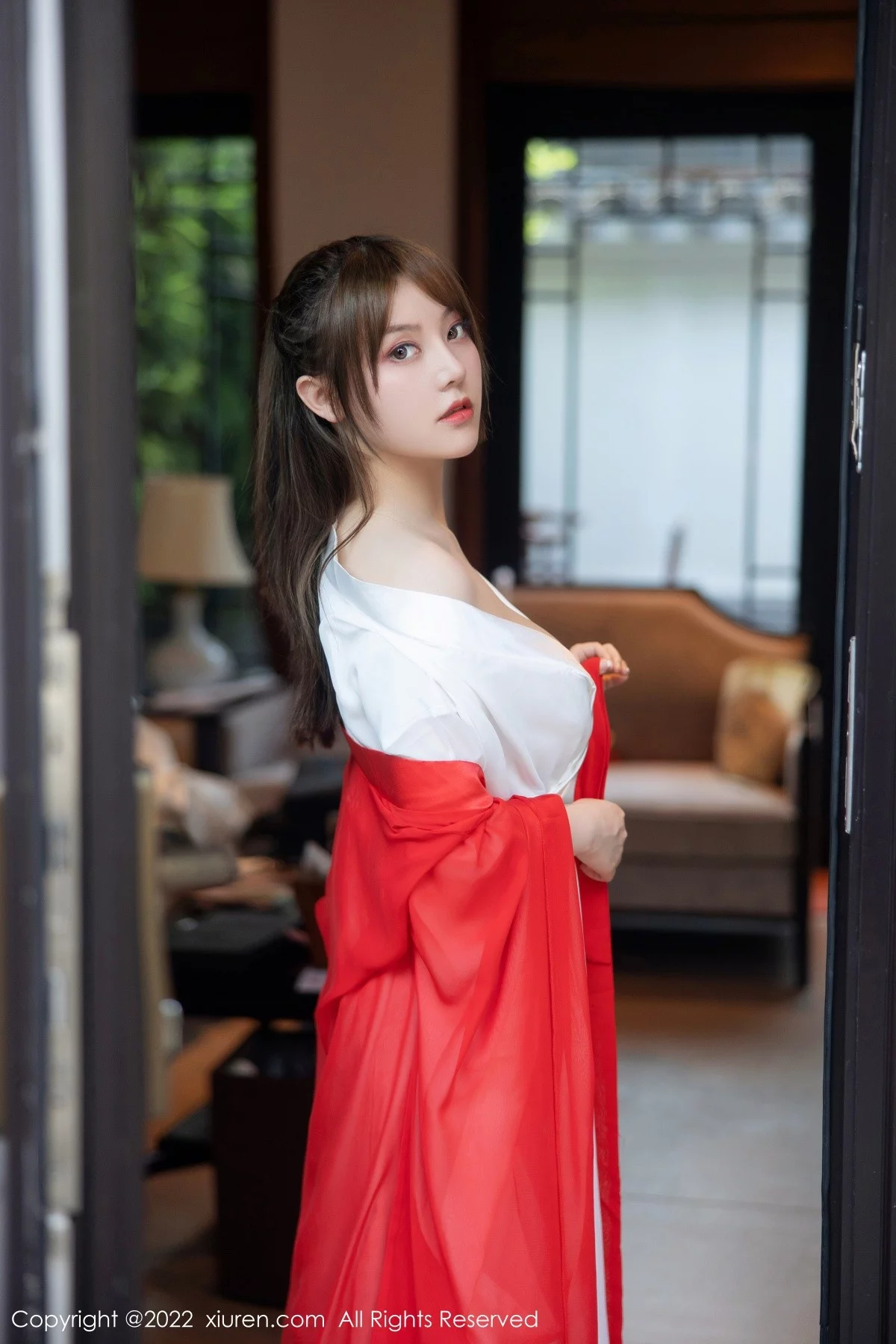 [[XiuRen秀人网]秀人网]No.5414_模特豆瓣酱性感红色唐韵古装服饰半脱露傲人豪乳惹火诱惑写真80P