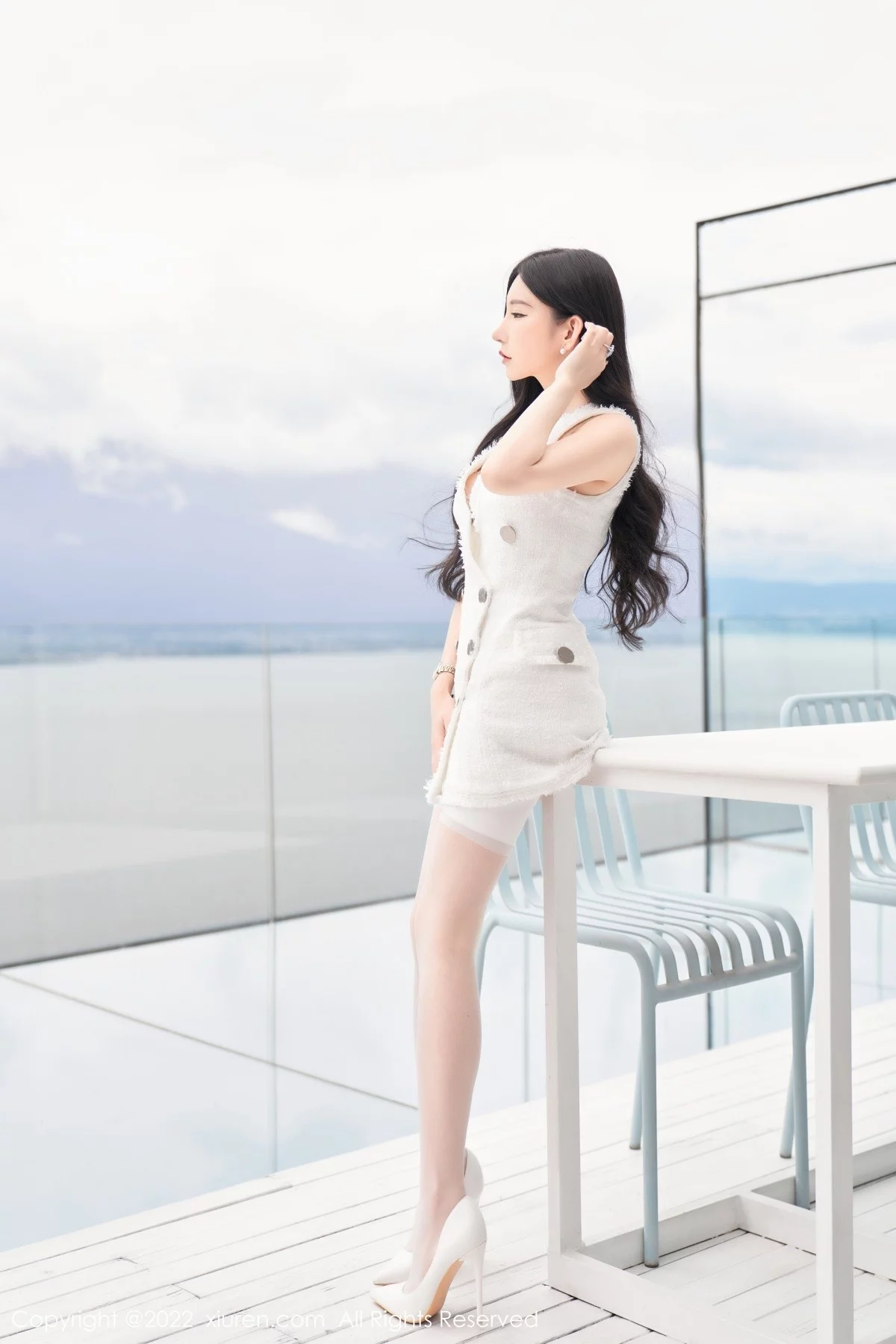 [[XiuRen秀人网]秀人网]No.5418_女神周于希Sally心愿旅拍脱白色外衣露白色蕾丝内衣诱惑写真73P